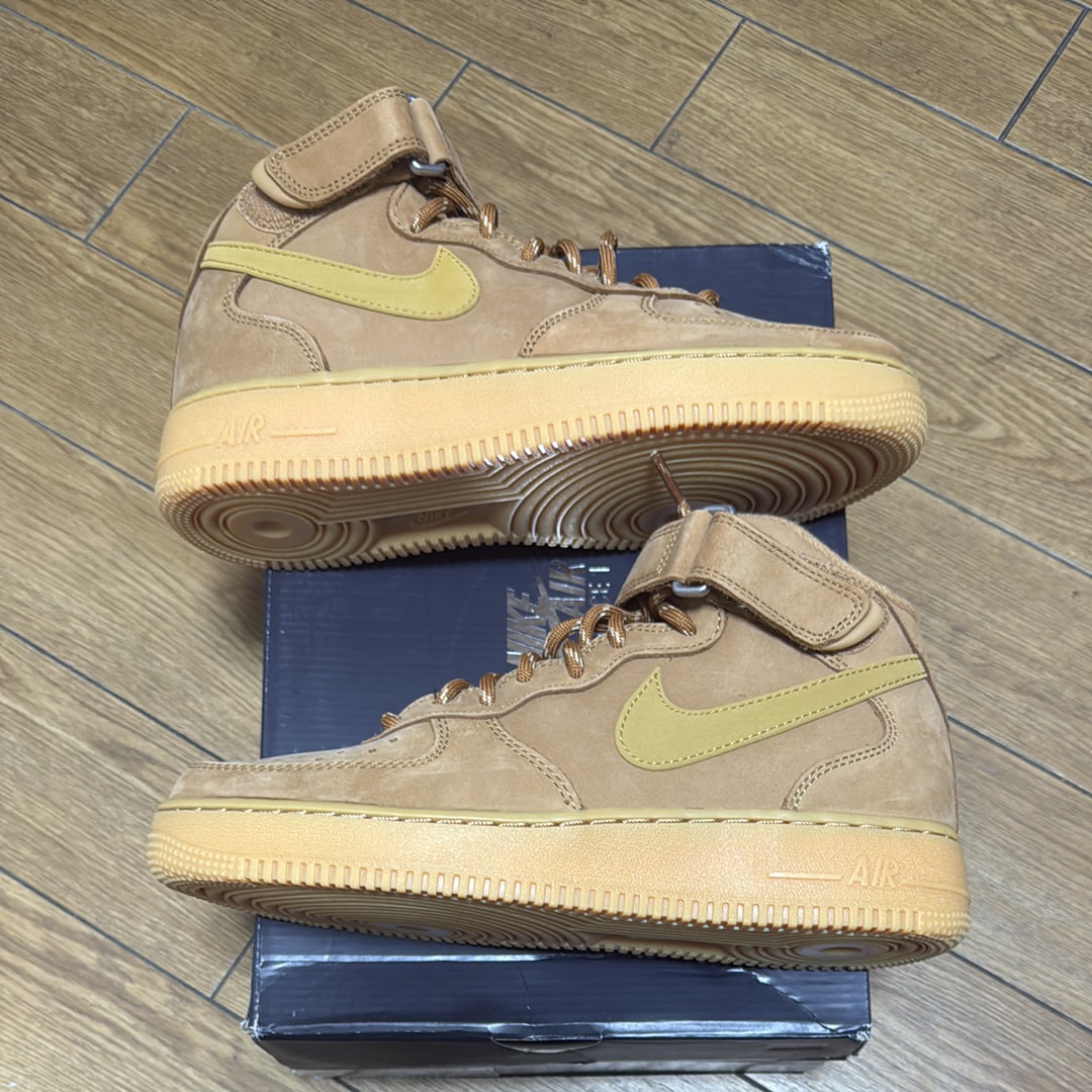 Nike Air Force 1 Mid "Flax"