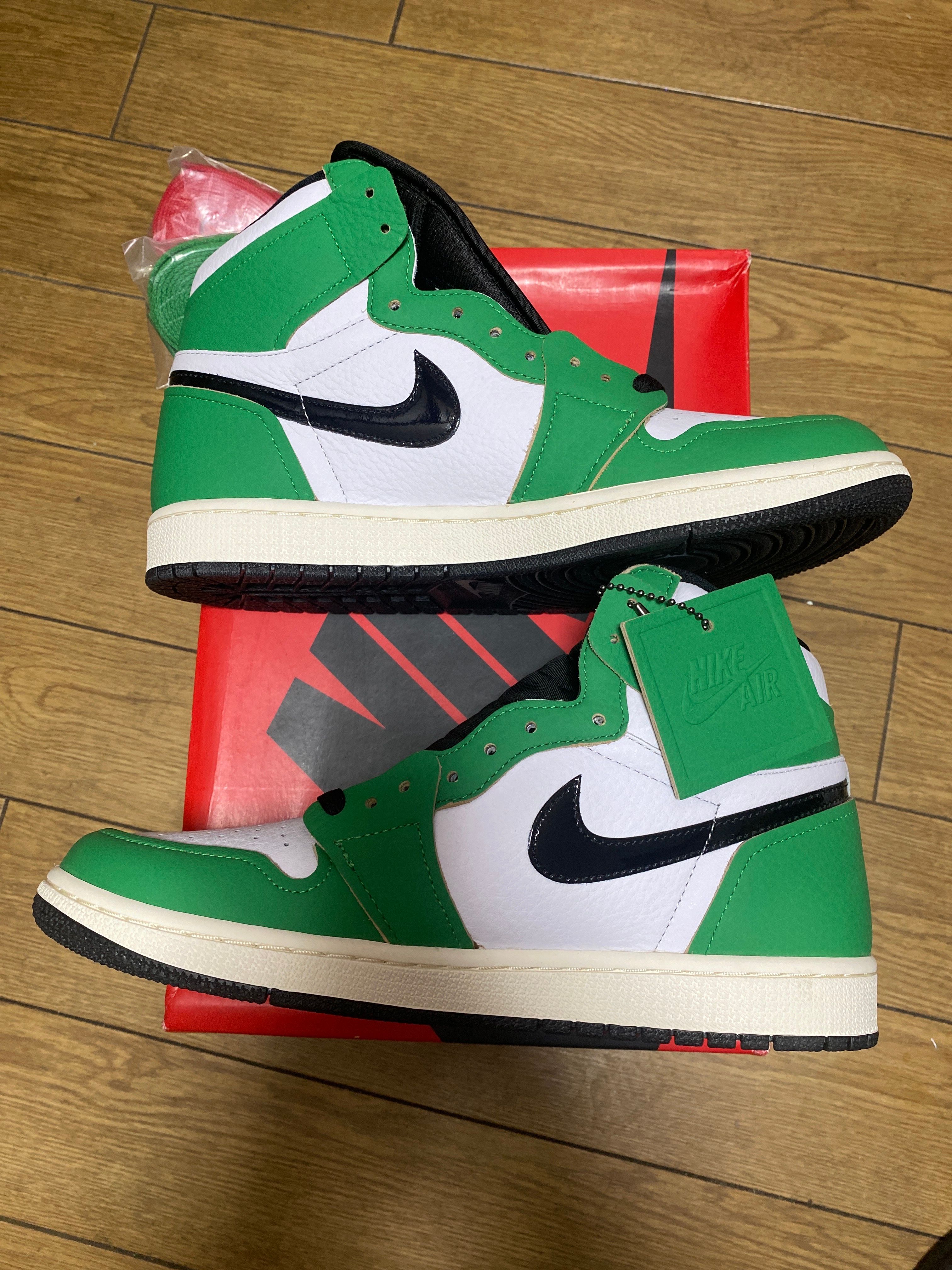 Nike Women's Air Jordan 1 High OG "Lucky Green/White-Sail-Black"   