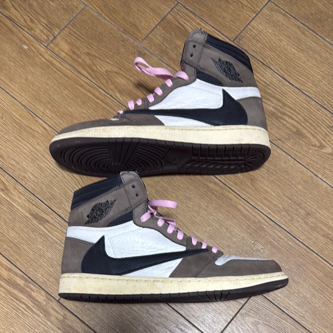 Travis Scott × Nike Air Jordan 1 Retro High OG TS SP "Sail/Dark Mocha"