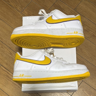 Kobe Bryant × Nike Air Force 1 Low Retro QS "Varsity Maize and Varsity Purple"