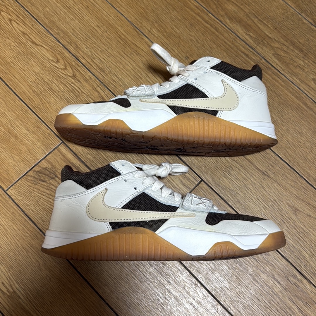 Travis Scott × Nike Jordan Jumpman Jack TR "Sail and Dark Mocha"