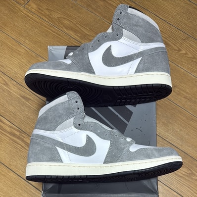 Nike Air Jordan 1 Retro High OG "Black and Smoke Grey"