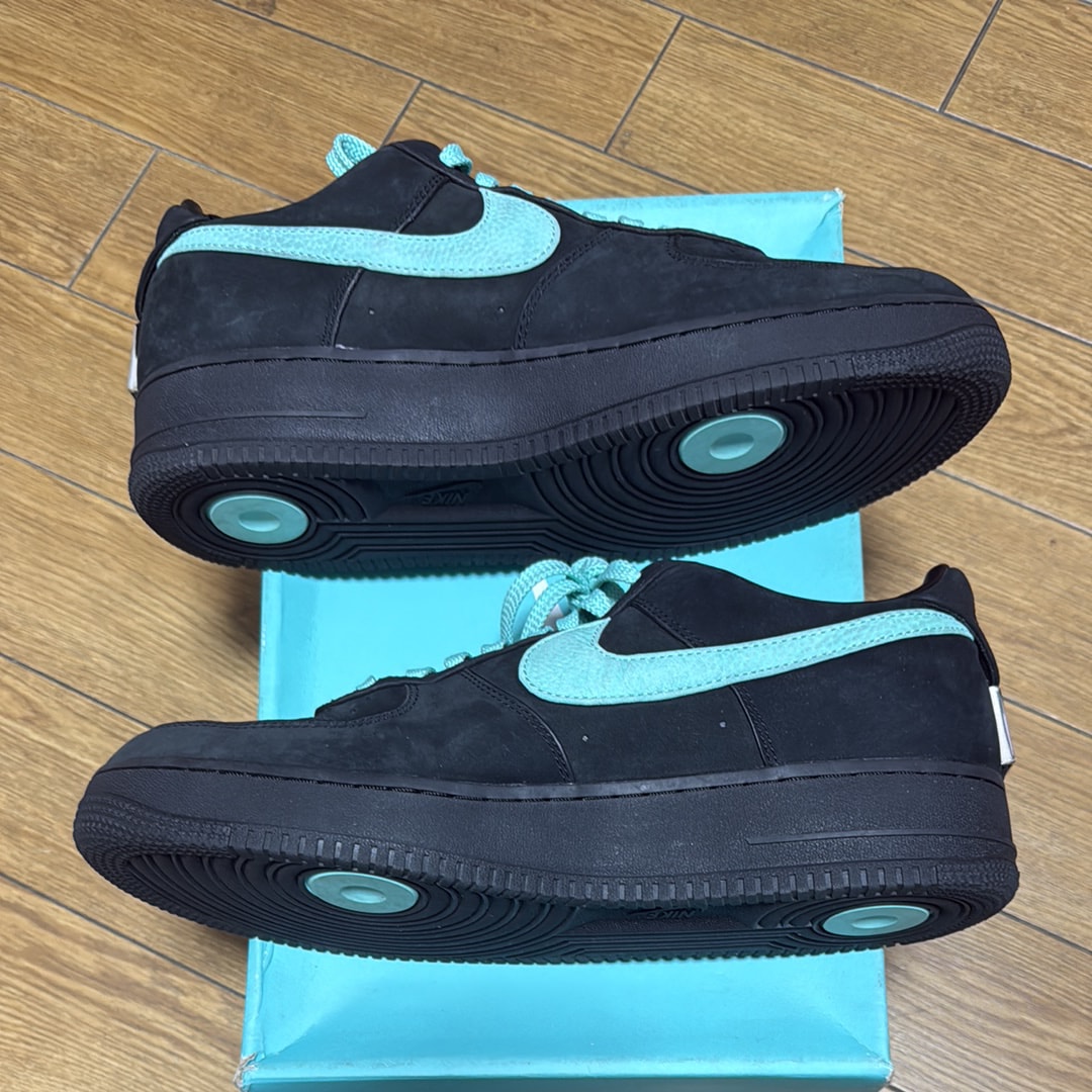 Tiffany & Co. × Nike Air Force 1 Low "1837"