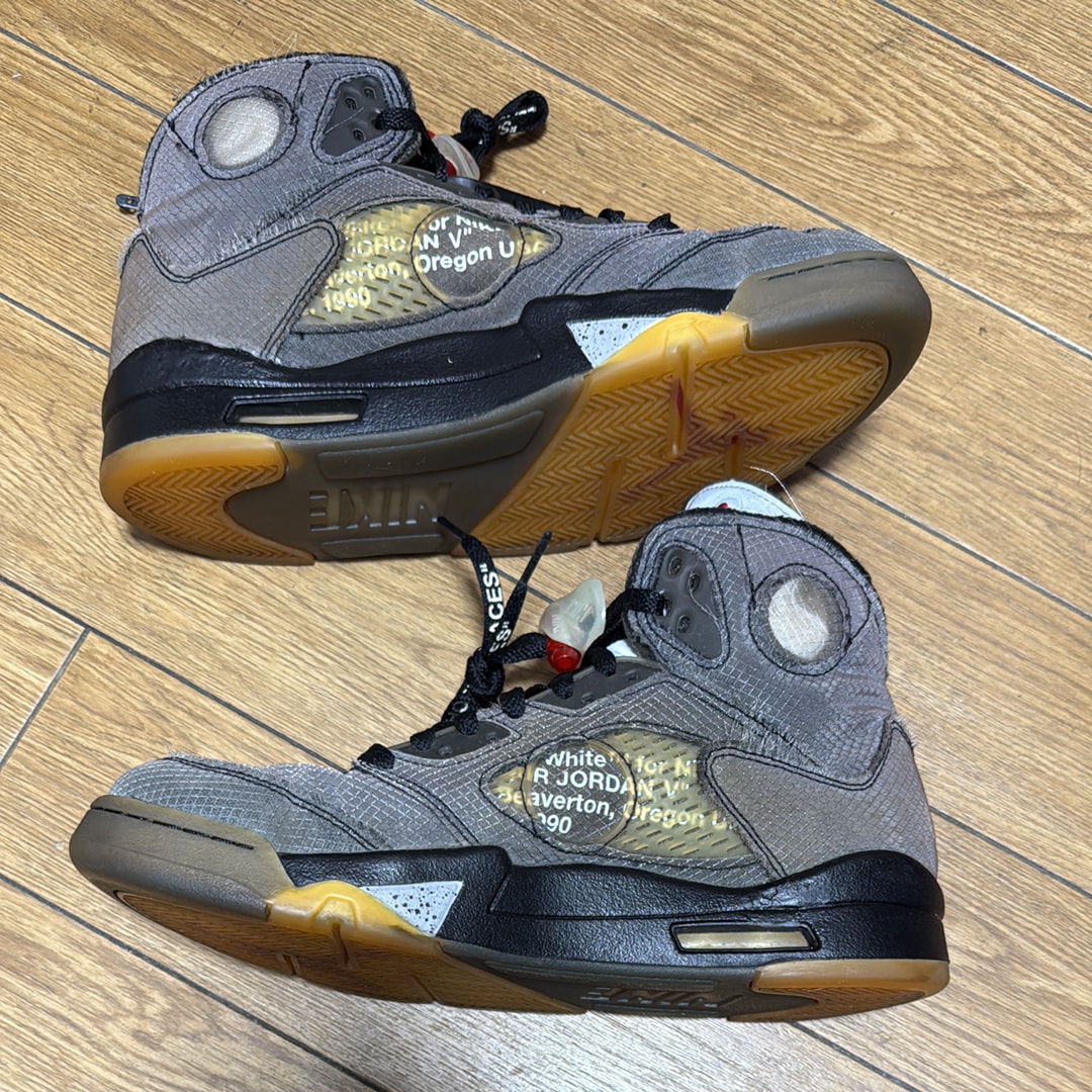Off-White × Nike Air Jordan 5 "Black/Muslin/Fire Red"