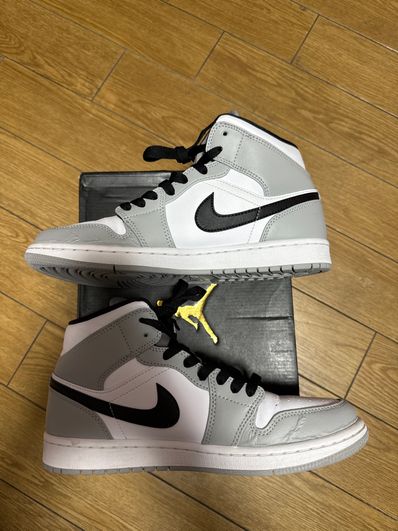Nike Air Jordan 1 Mid "Light Smoke Grey/White/Black"