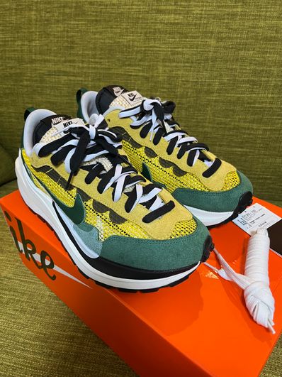 sacai × Nike Vapor Waffle "Tour Yellow/Stadium Green-Sail"