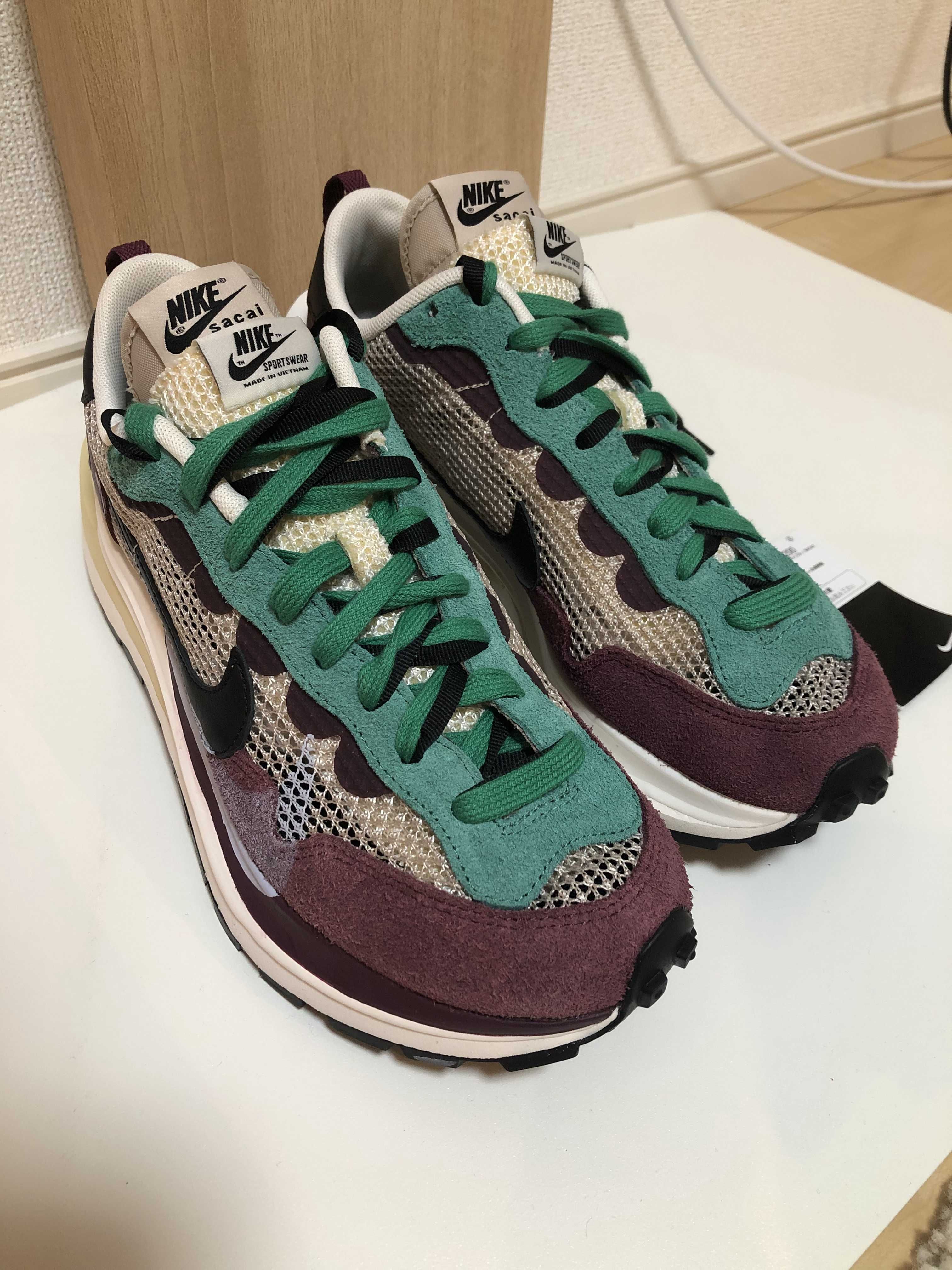 sacai × Nike Vapor Waffle "String/Red/Green"