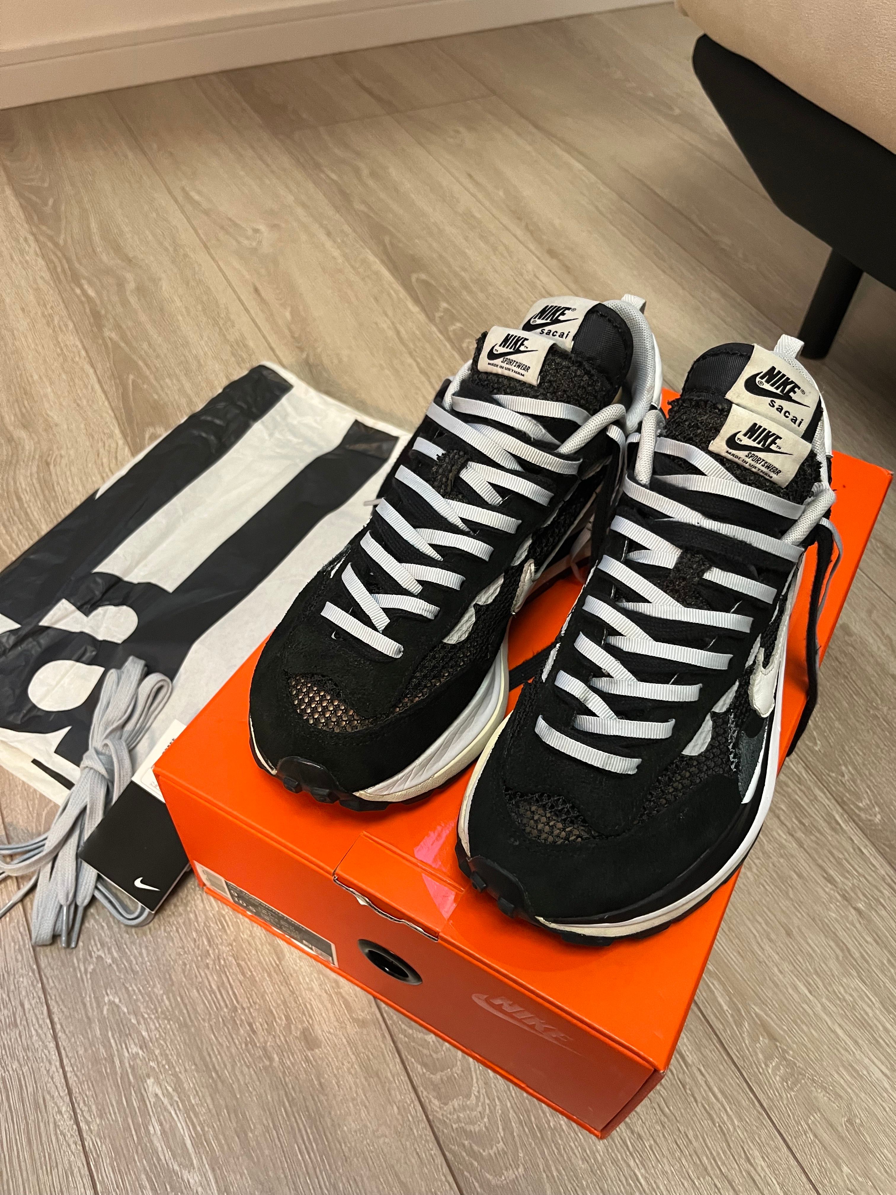 sacai × Nike Vapor Waffle "Black and White"