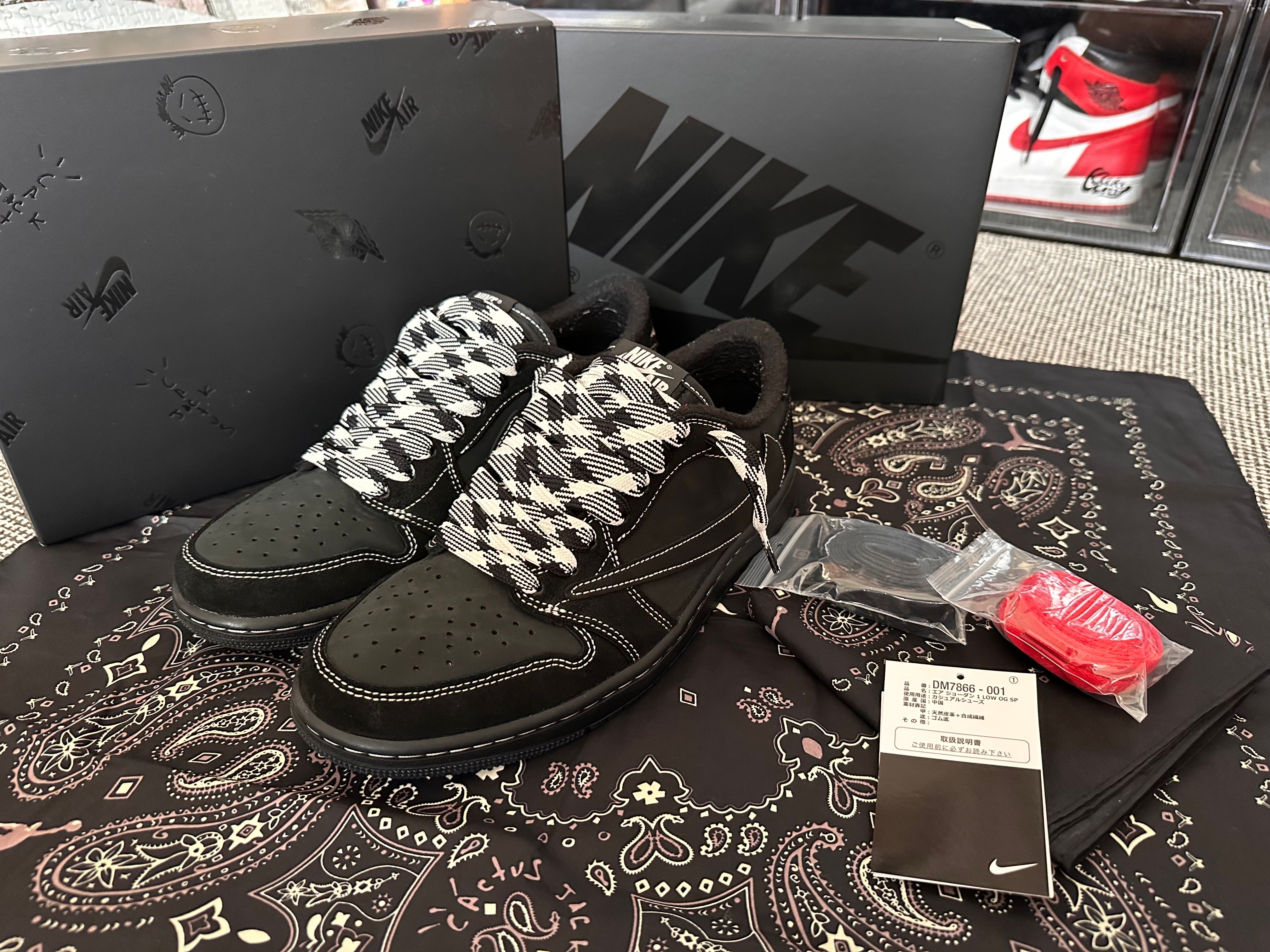 Travis Scott × Nike Air Jordan 1 Low OG SP "Black Phantom"