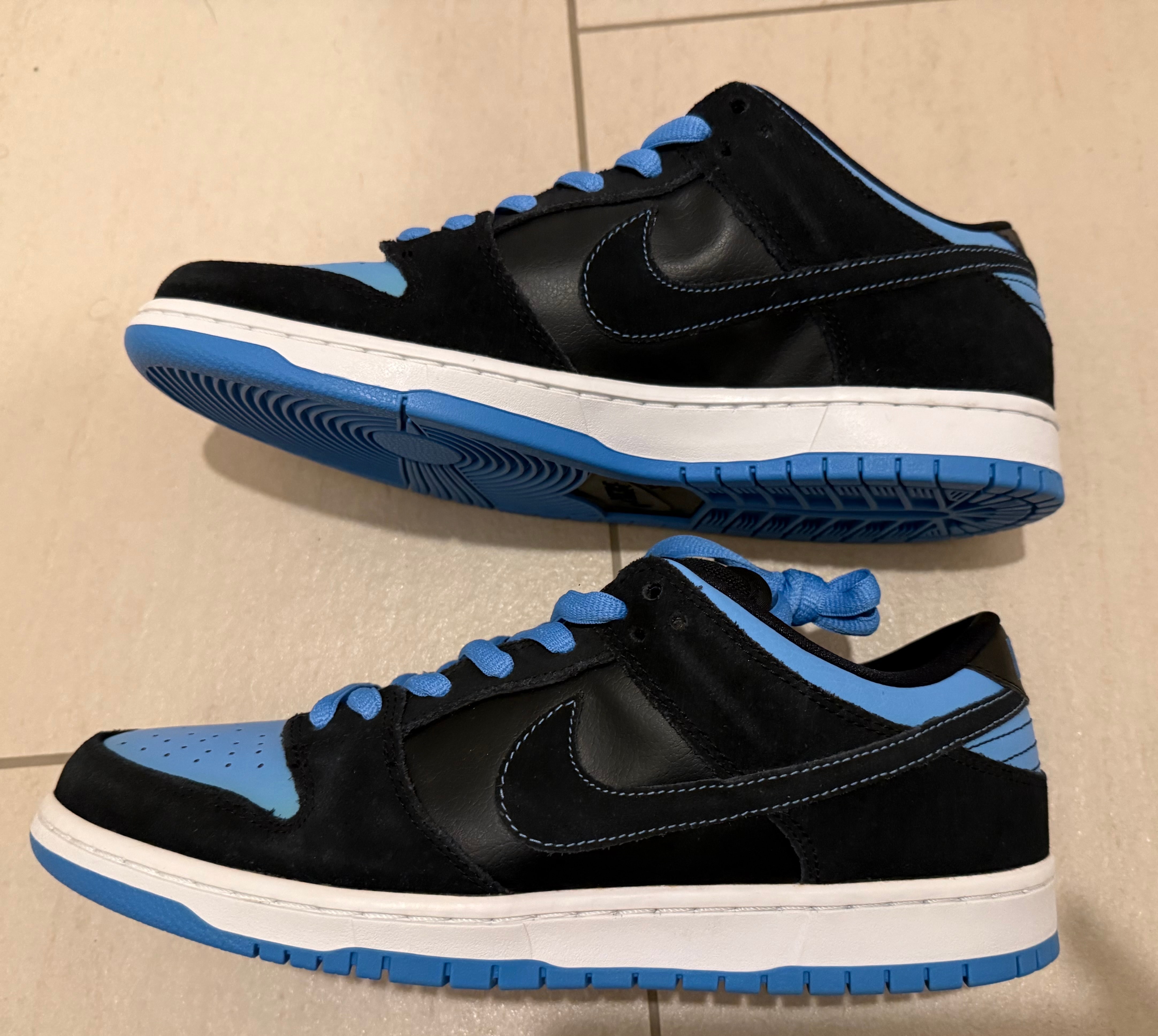 Nike SB Dunk Low "Black/Black-University Blue"