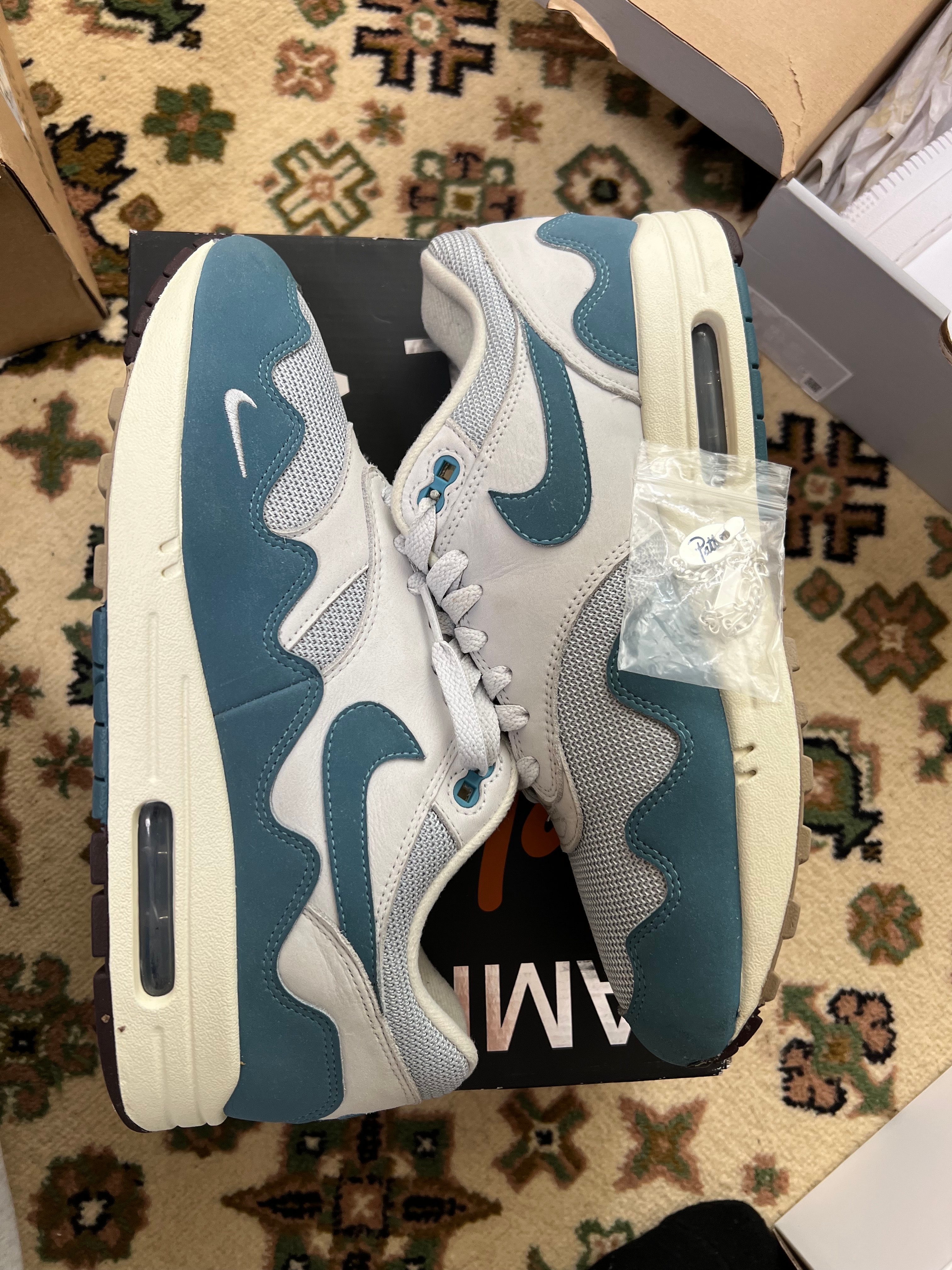 パタ × ナイキ エアマックス1 "ノイズアクア"