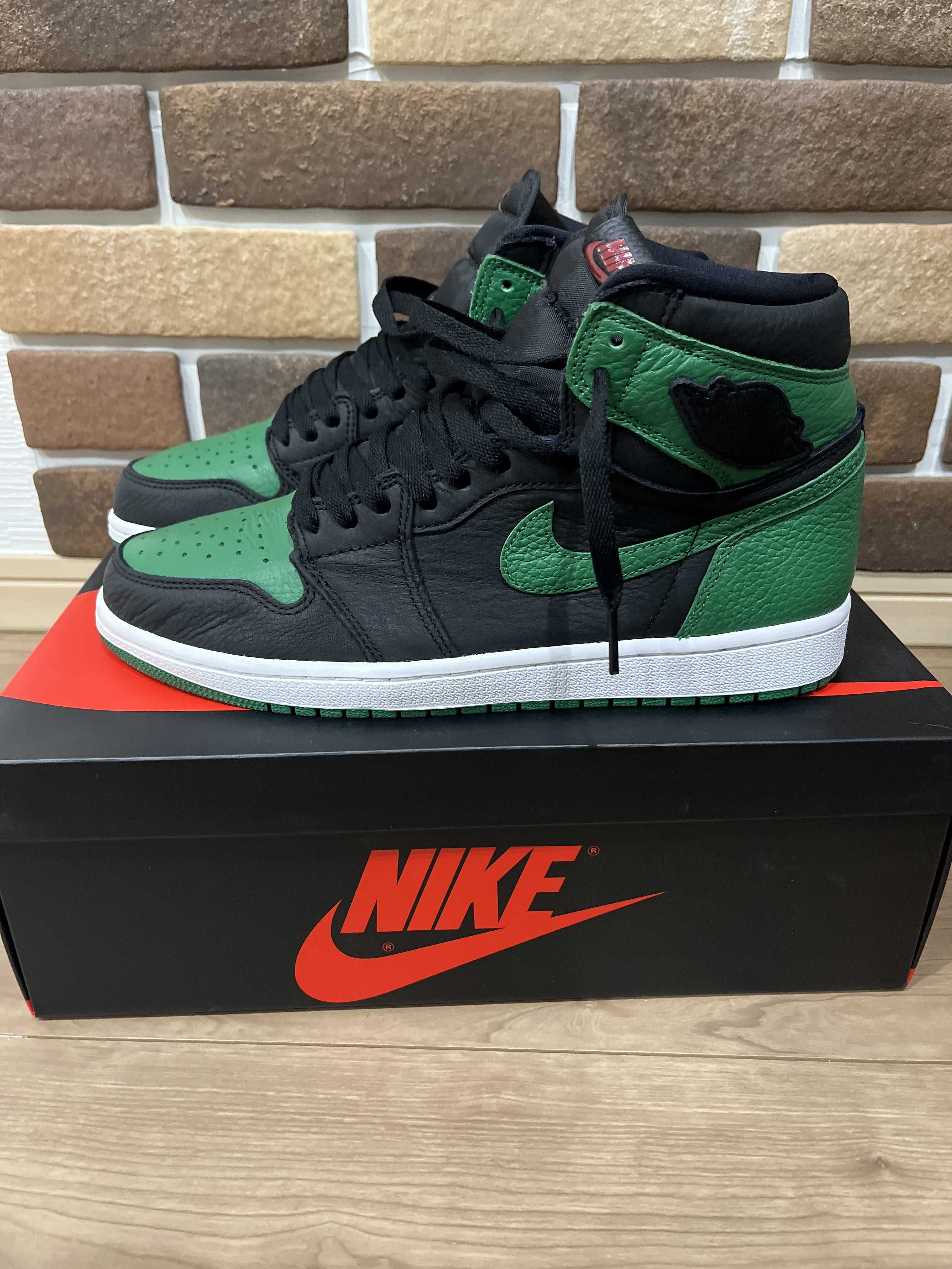 Nike Air Jordan 1 Retro High OG "Black/Pine Green" (2020)