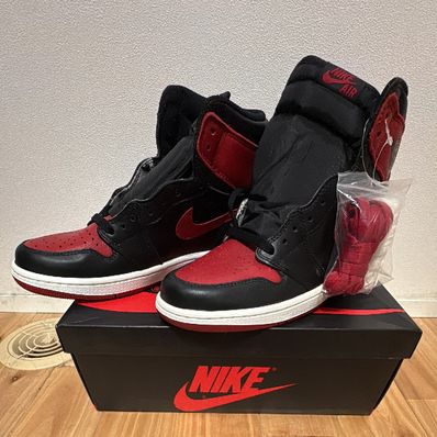 Nike Air Jordan 1 Retro High OG "Bred/Banned" (2016)