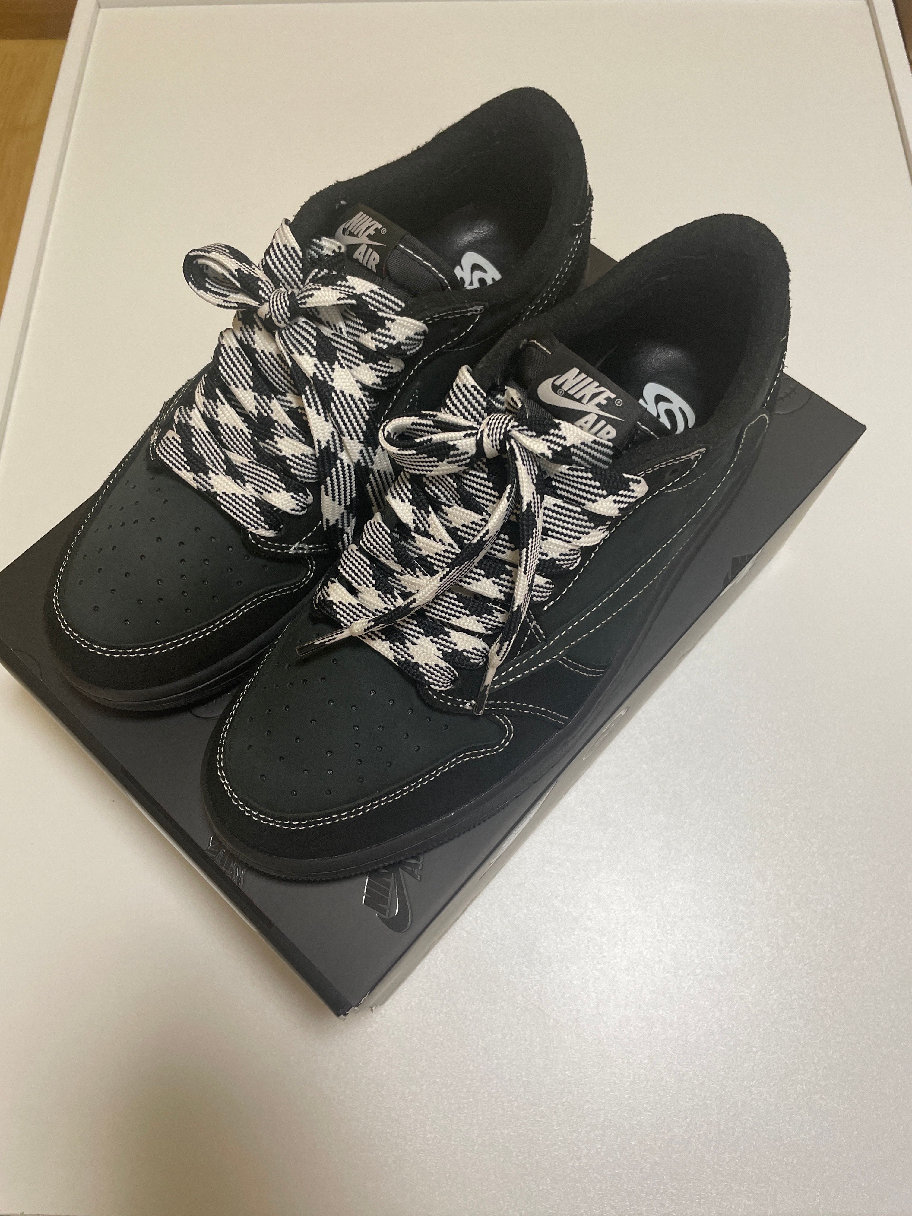 Travis Scott × Nike Air Jordan 1 Low OG SP "Black Phantom"