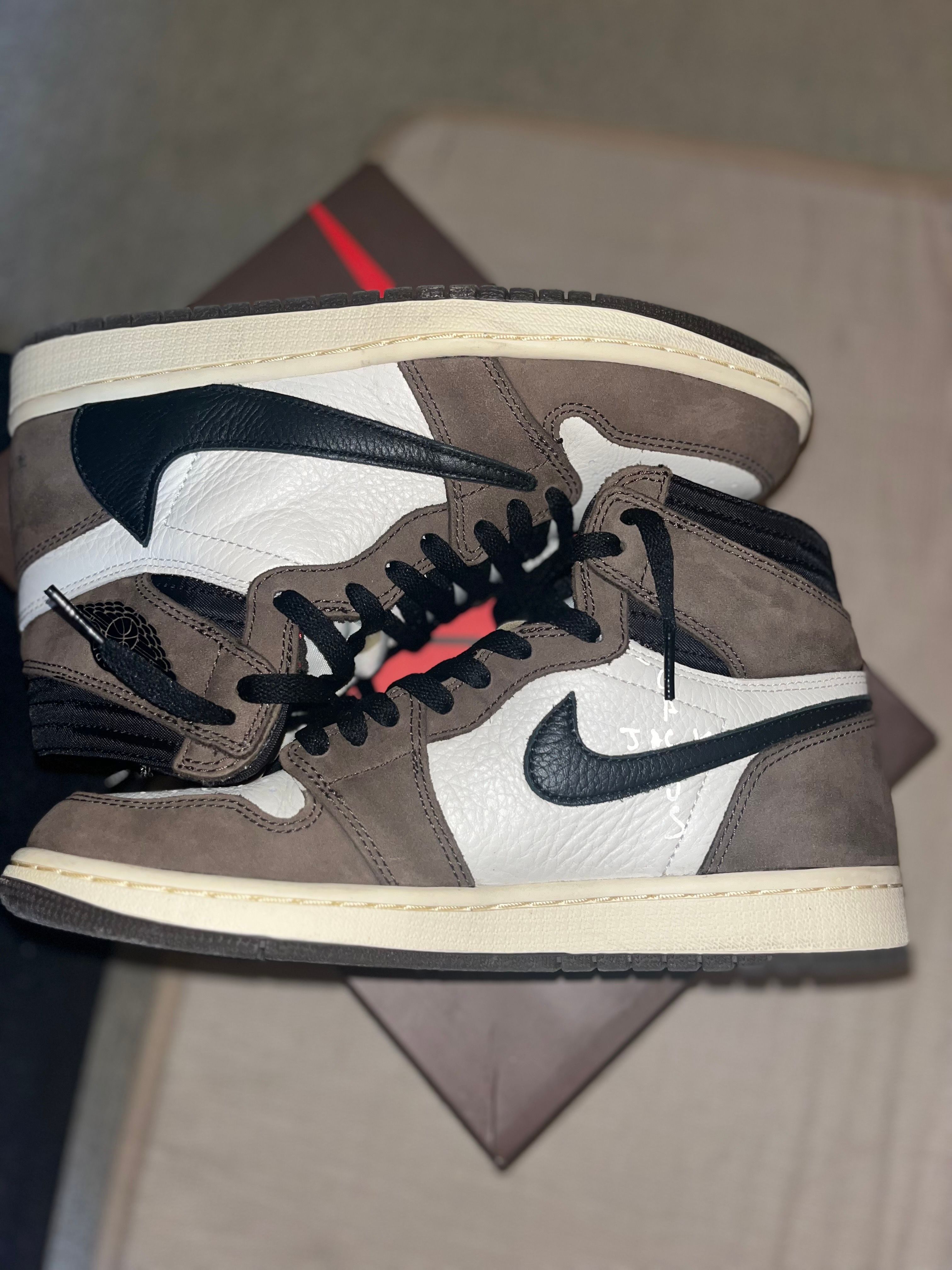 Travis Scott × Nike Air Jordan 1 Retro High OG TS SP "Sail/Dark Mocha"