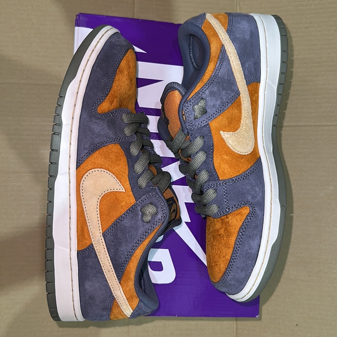 Nike SB Dunk Low Pro "Light Carbon and Monarch"