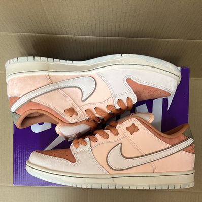 Nike SB Dunk Low Pro PRM "Crimson Tint and Amber Brown/Trocadero Gardens"