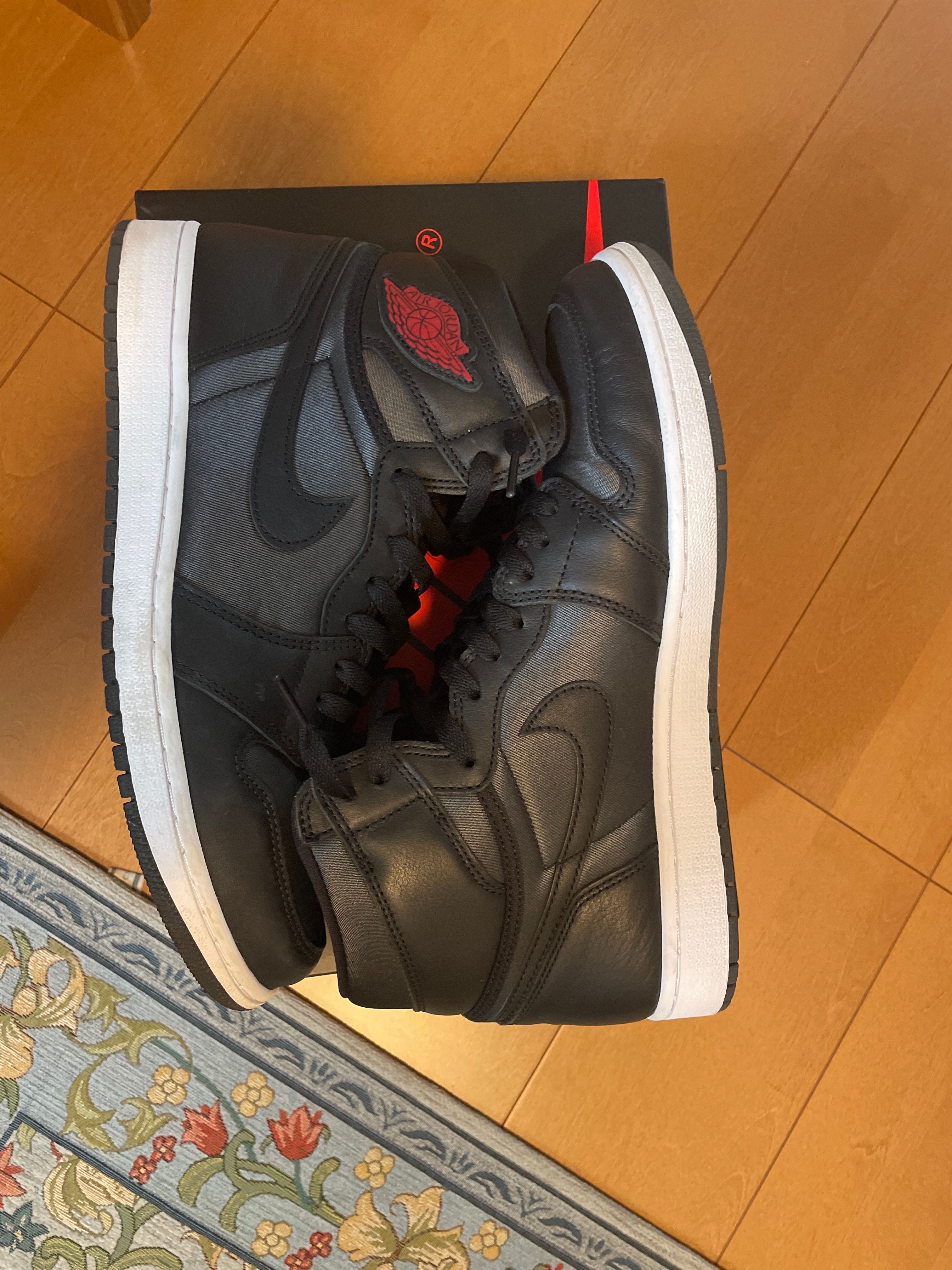Nike Air Jordan 1 Retro High OG "Black/Metallic Silver/Gym Red"