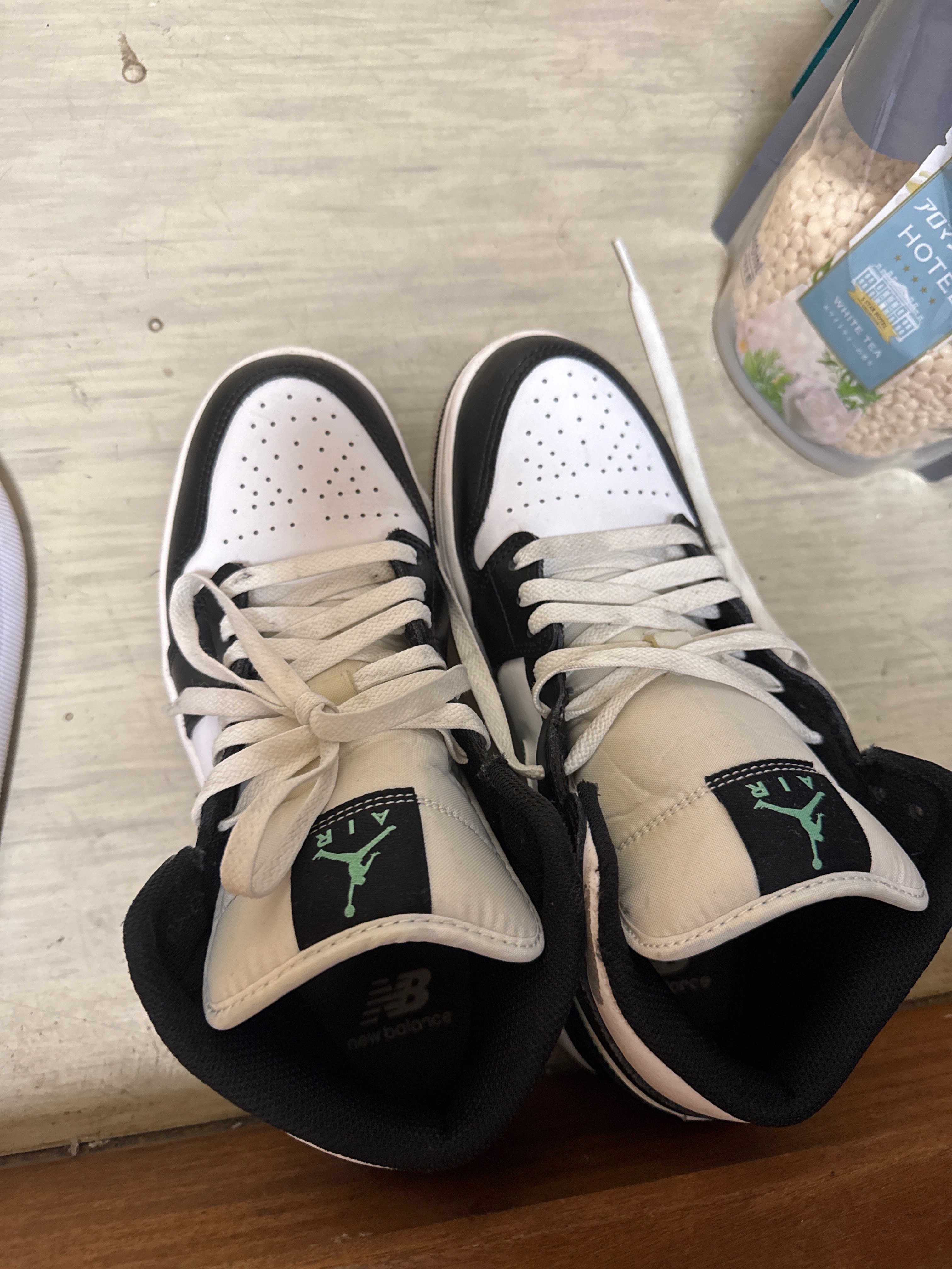 Nike Air Jordan 1 Mid "Green Glow"