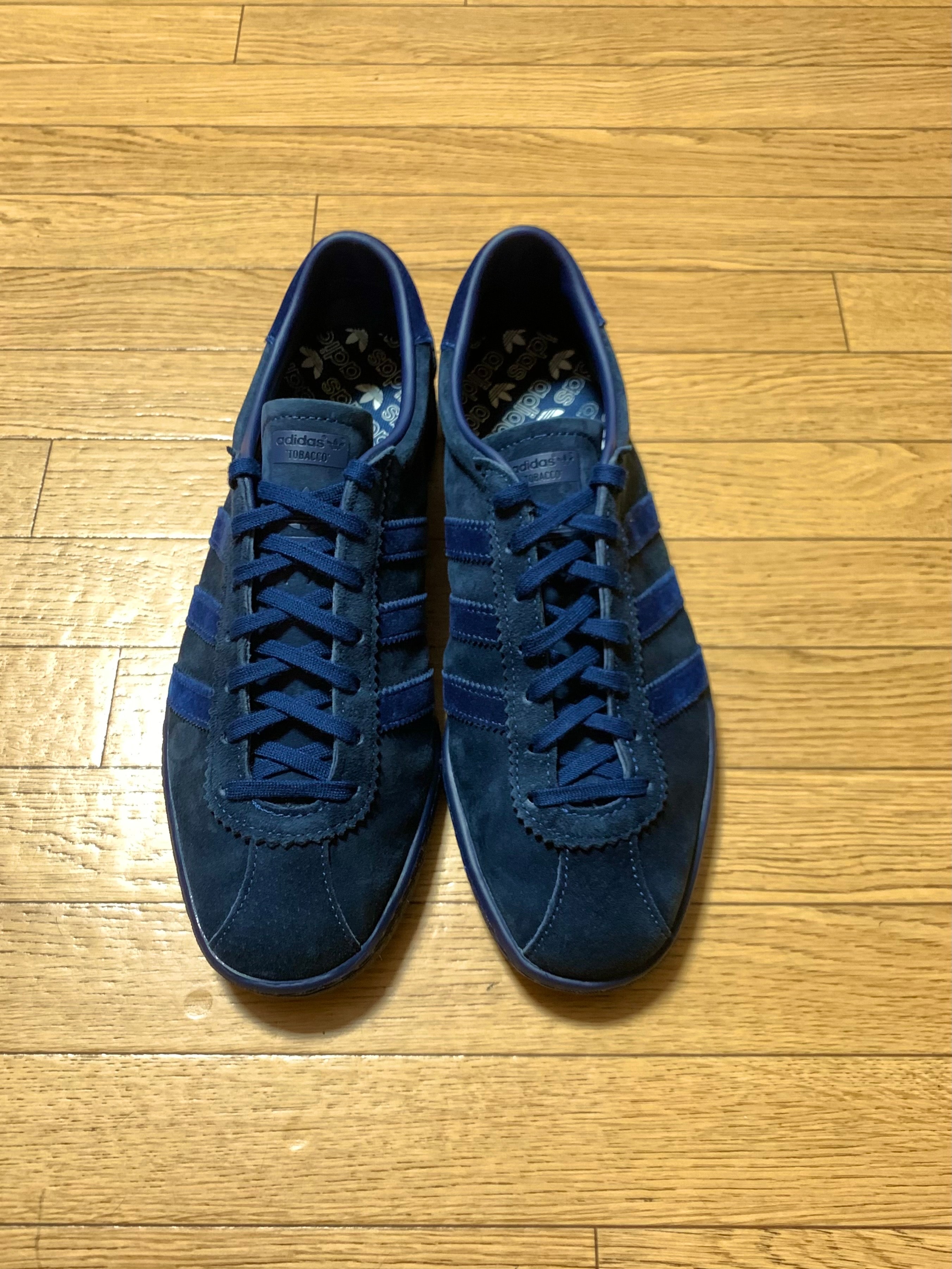 アディダスオリジナルス タバコ "ナイトインディゴ"