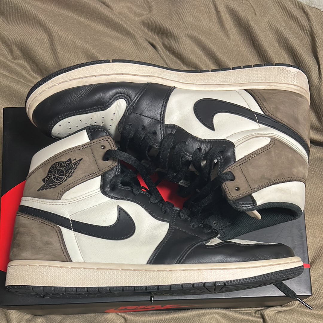 ナイキ エアジョーダン1 ハイ OG "セイル/ダークモカ/ブラック"