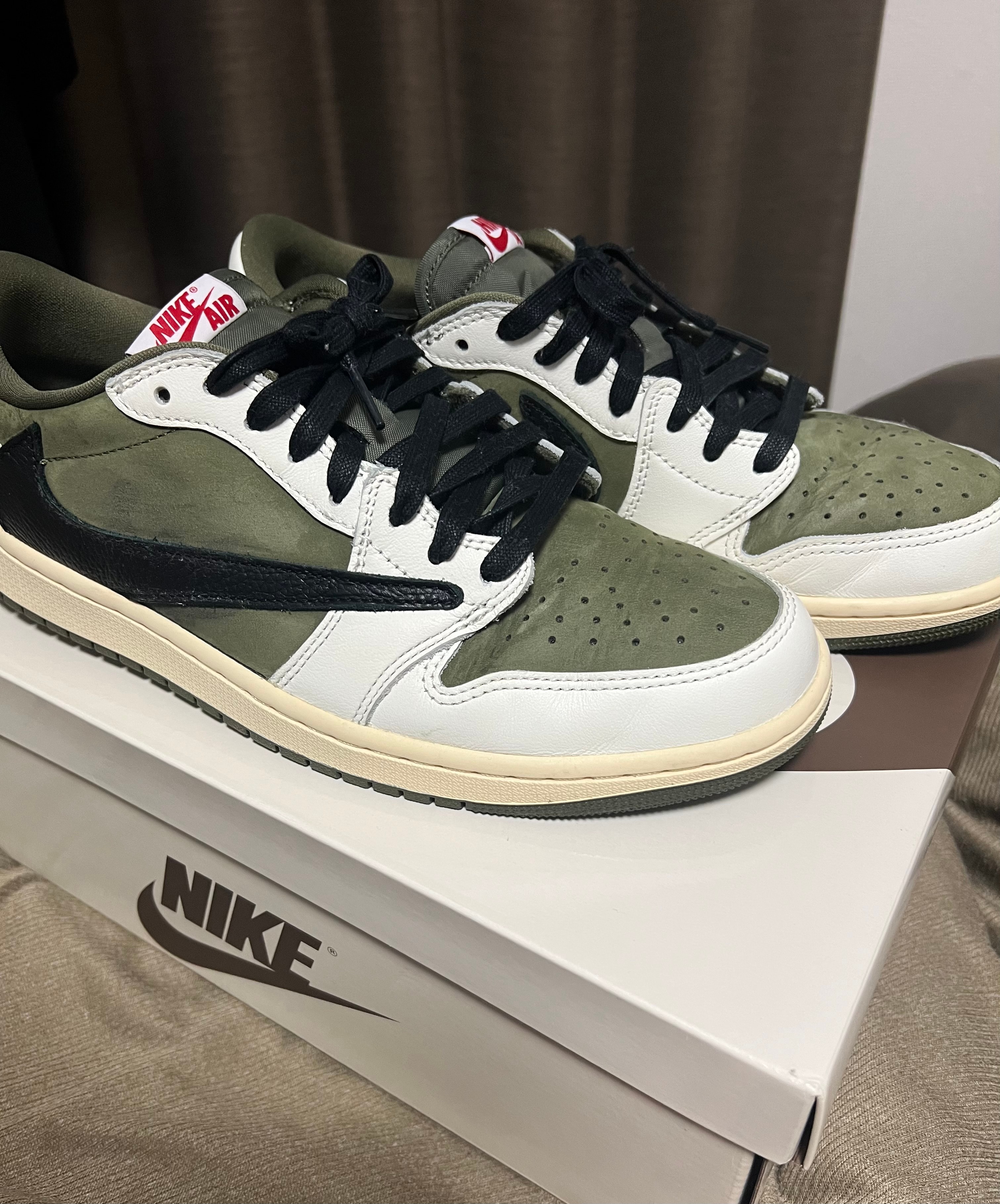 Travis Scott × Nike Air Jordan 1 Low OG SP "Reverse Olive"