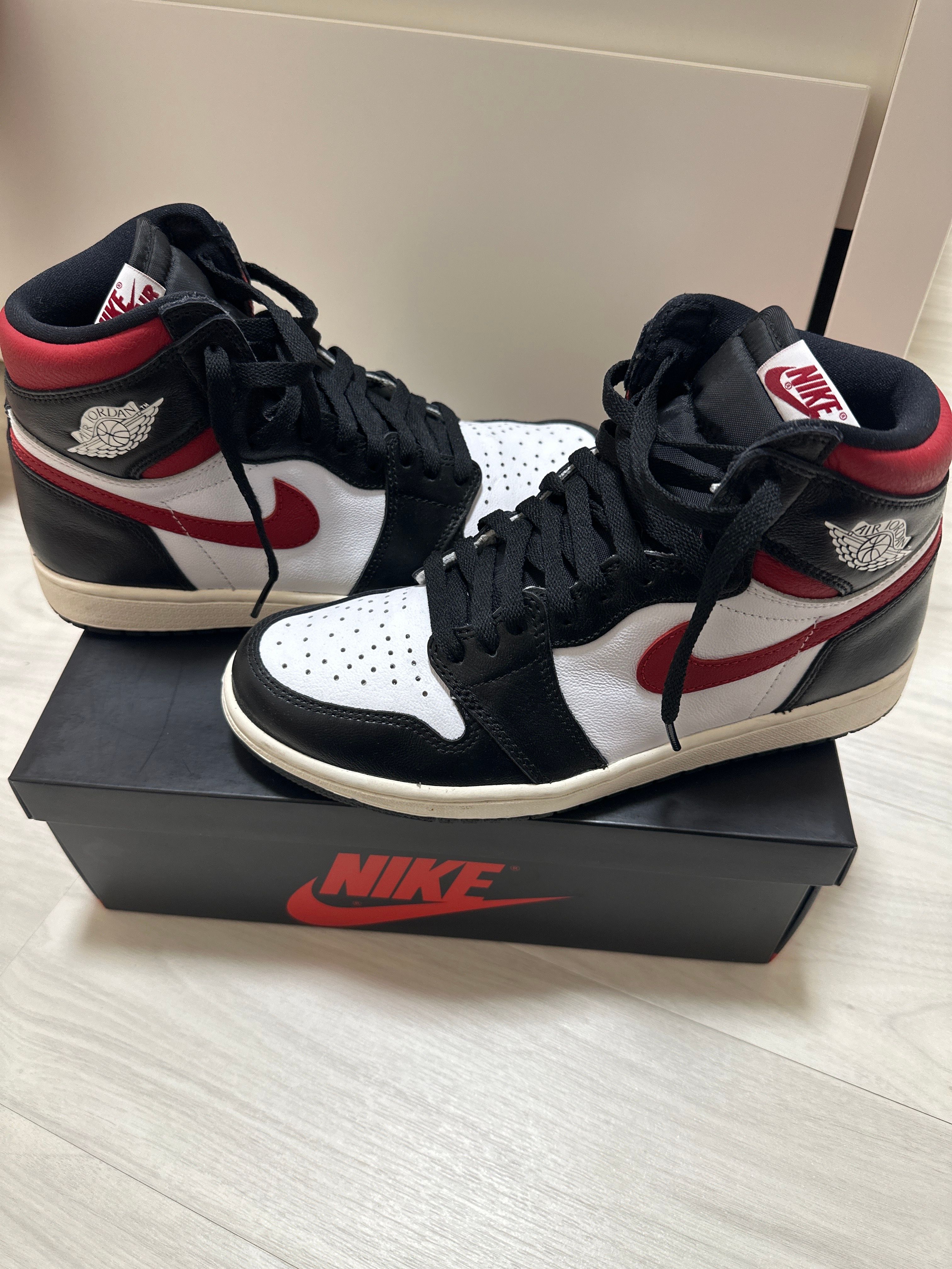 Nike Air Jordan 1 Retro High "Black/White/Sail/Gym Red"