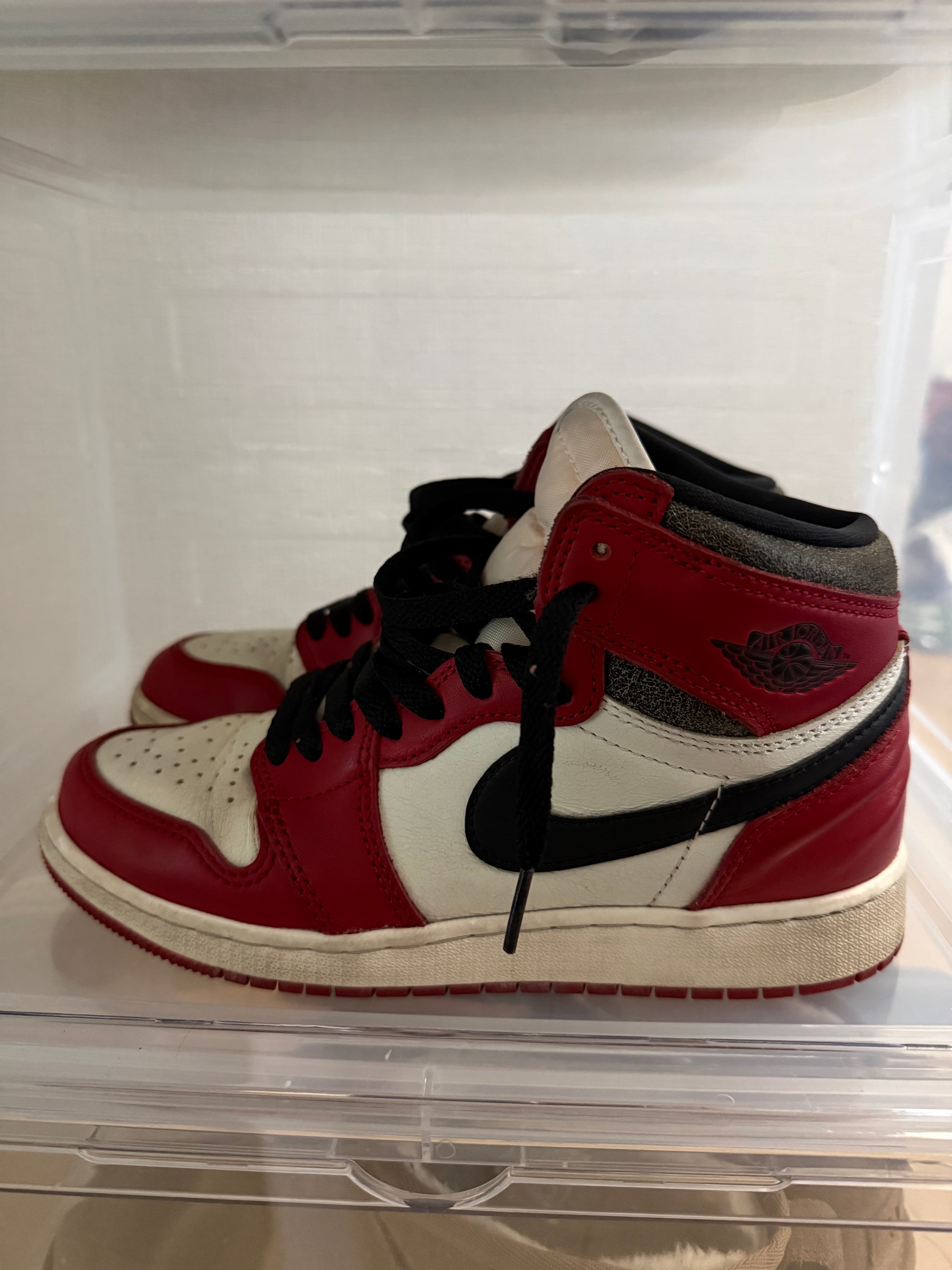 Nike Air Jordan 1 High OG "Lost & Found/Chicago"