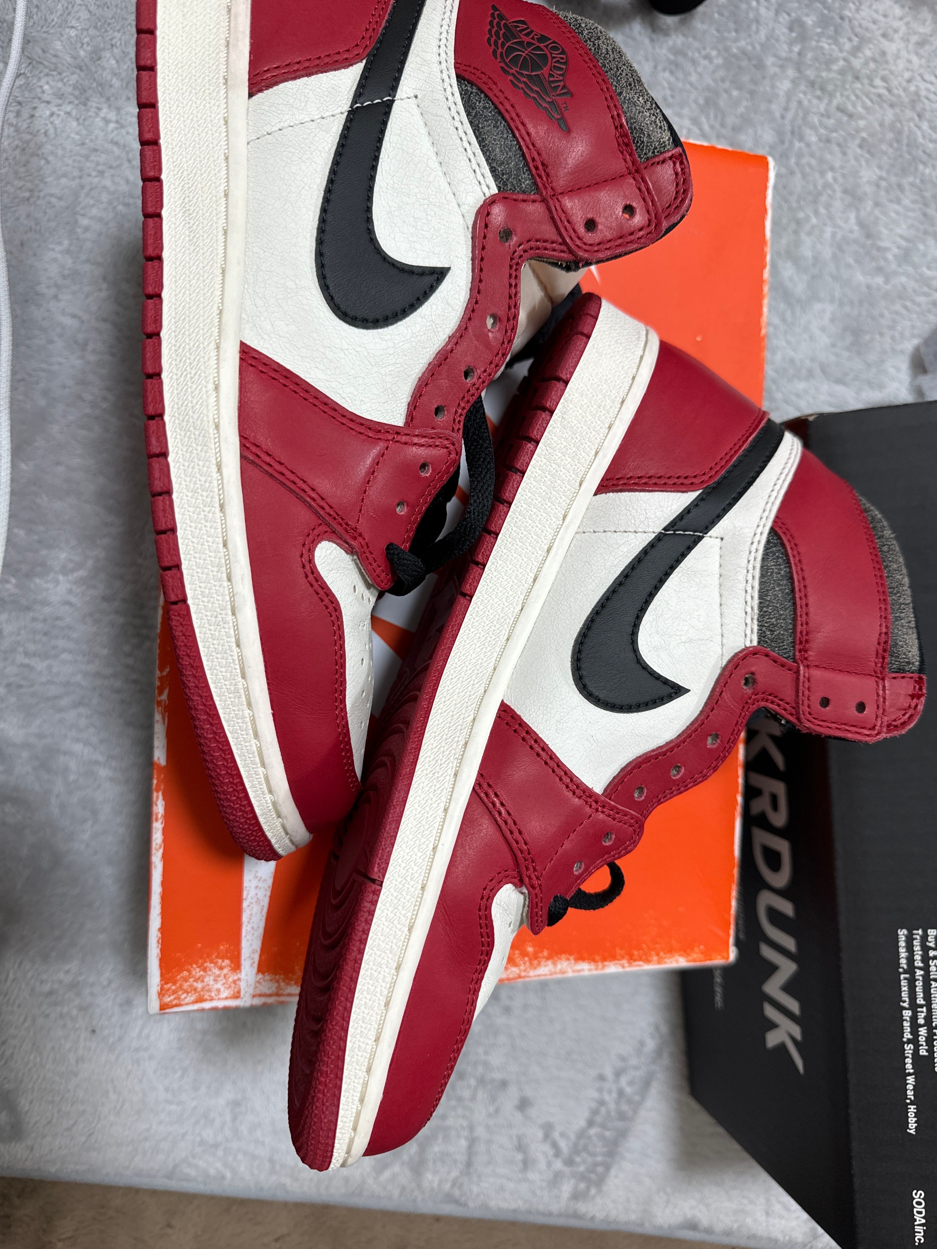 Nike Air Jordan 1 High OG "Lost & Found/Chicago"