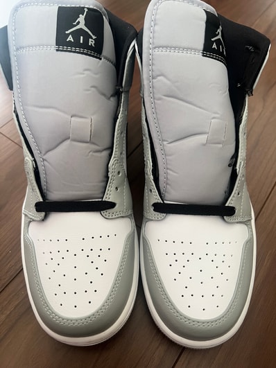 Nike Air Jordan 1 Mid "Light Smoke Grey/White/Black"