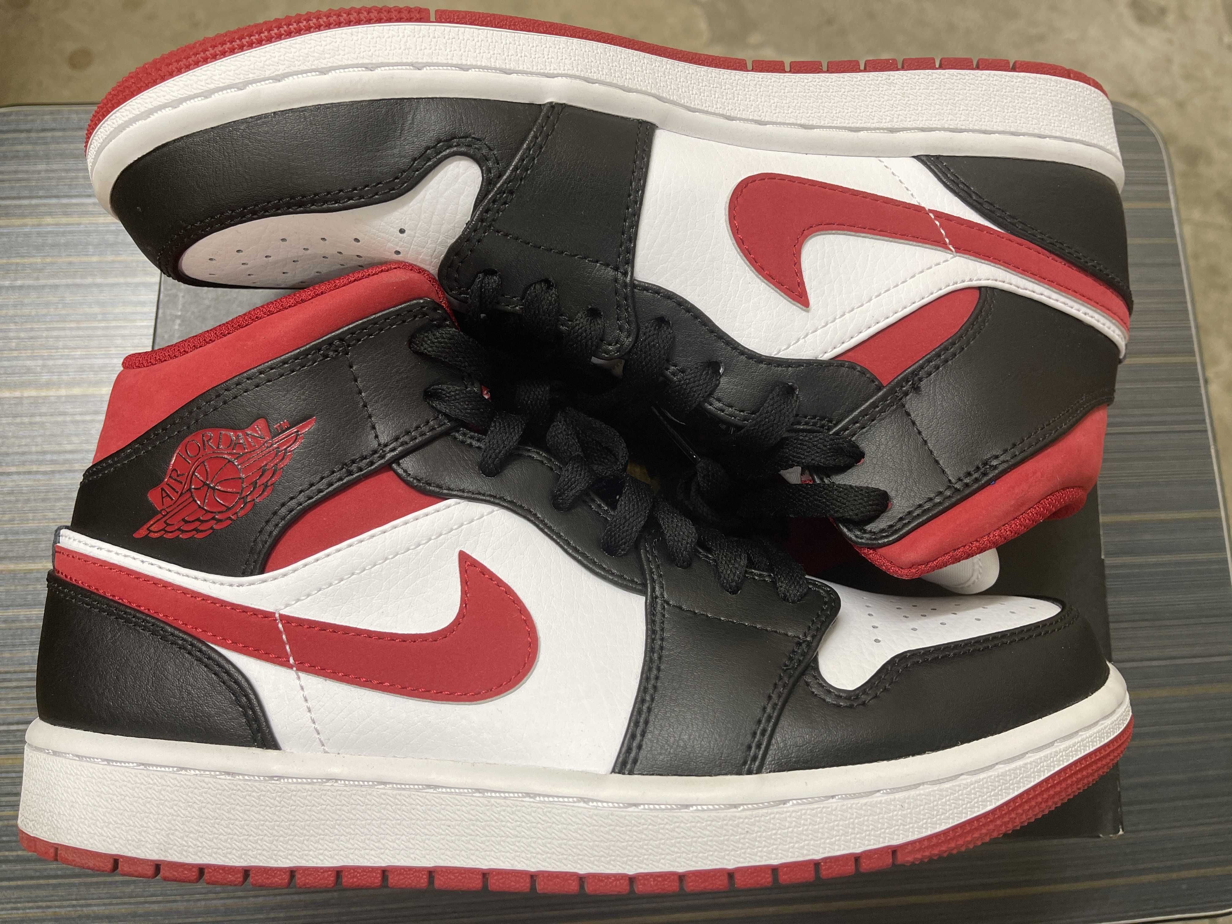Nike Air Jordan 1 Mid "White/Gym Red Black"