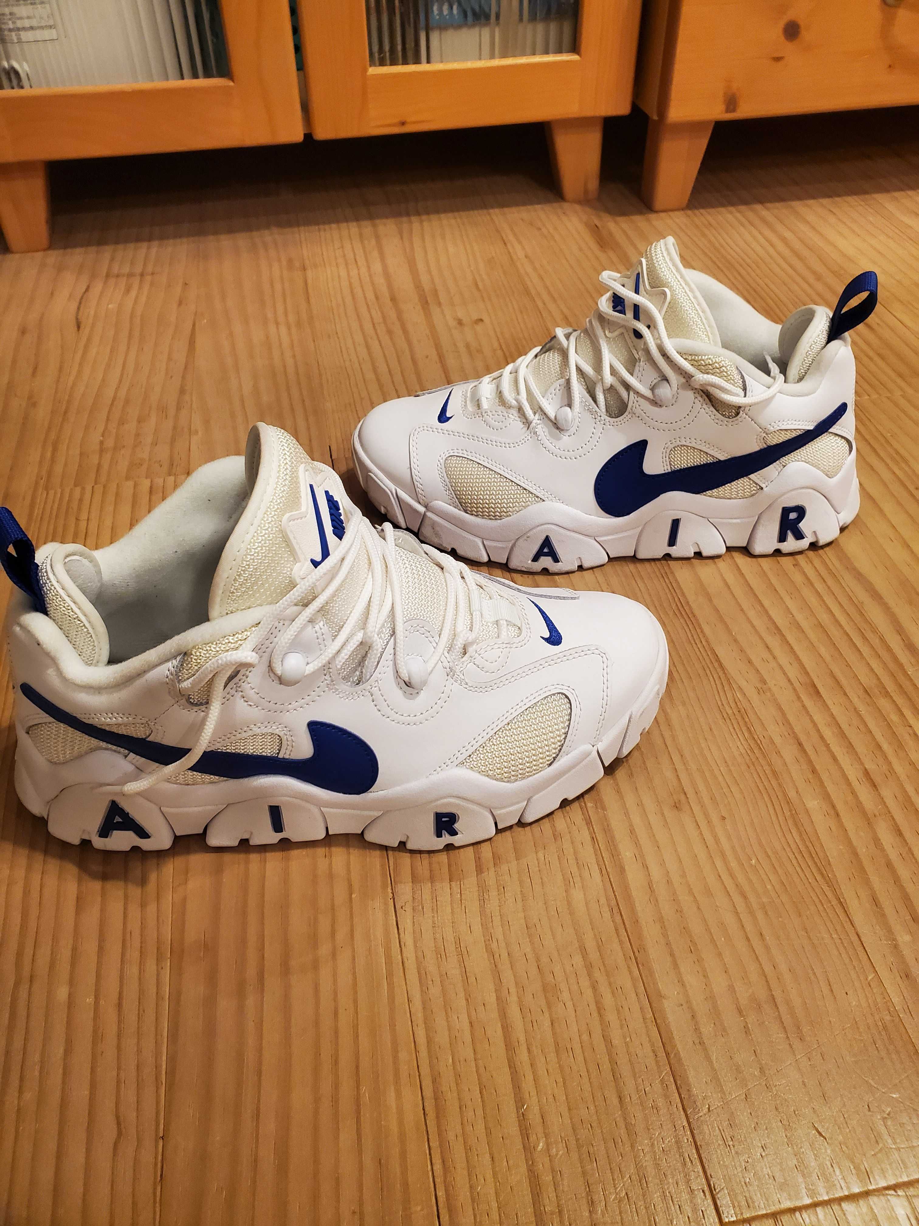 NIKE AIR BARRAGE LOW "WHITE/BLUE"