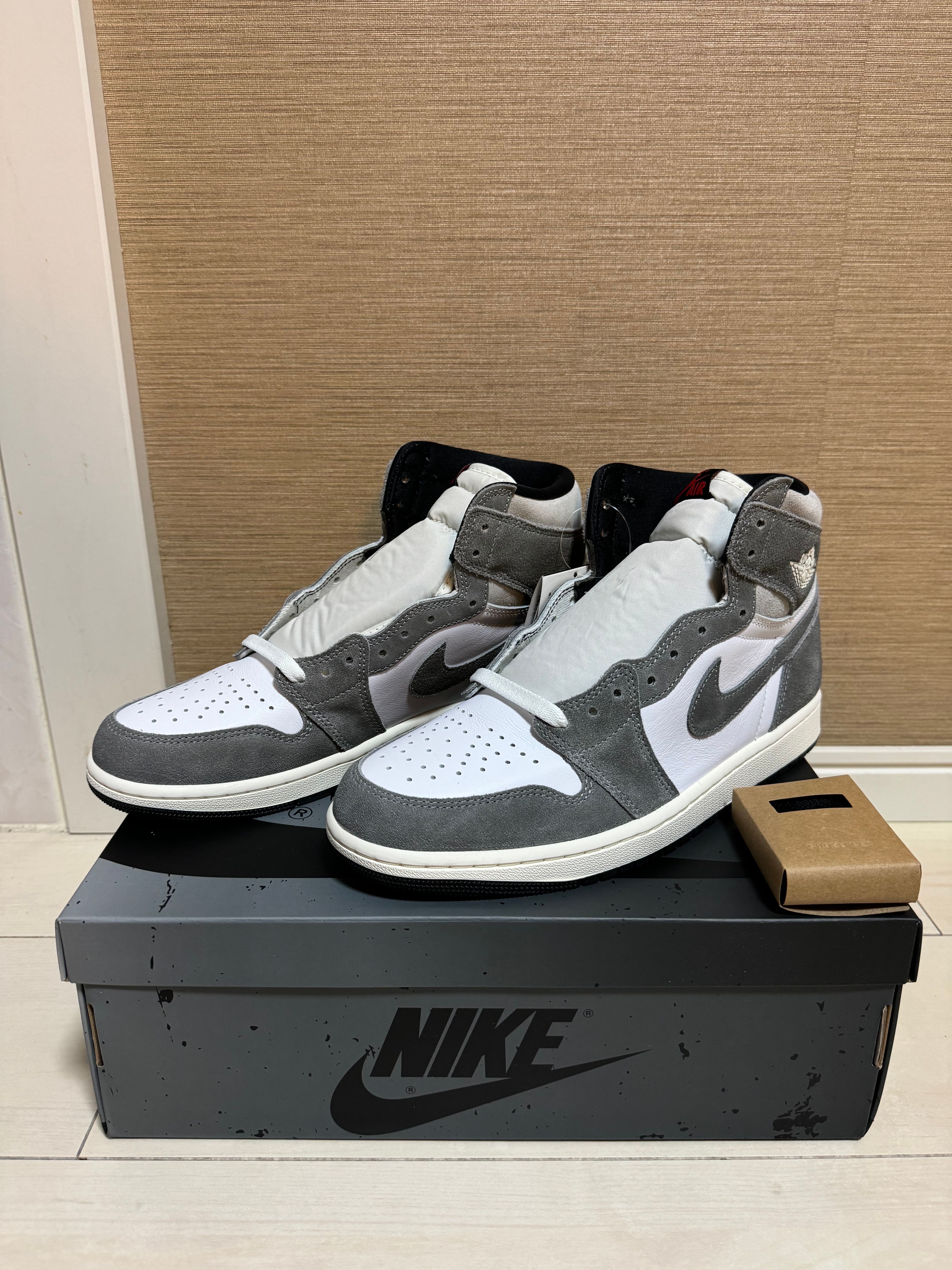 Nike Air Jordan 1 Retro High OG "Black and Smoke Grey"