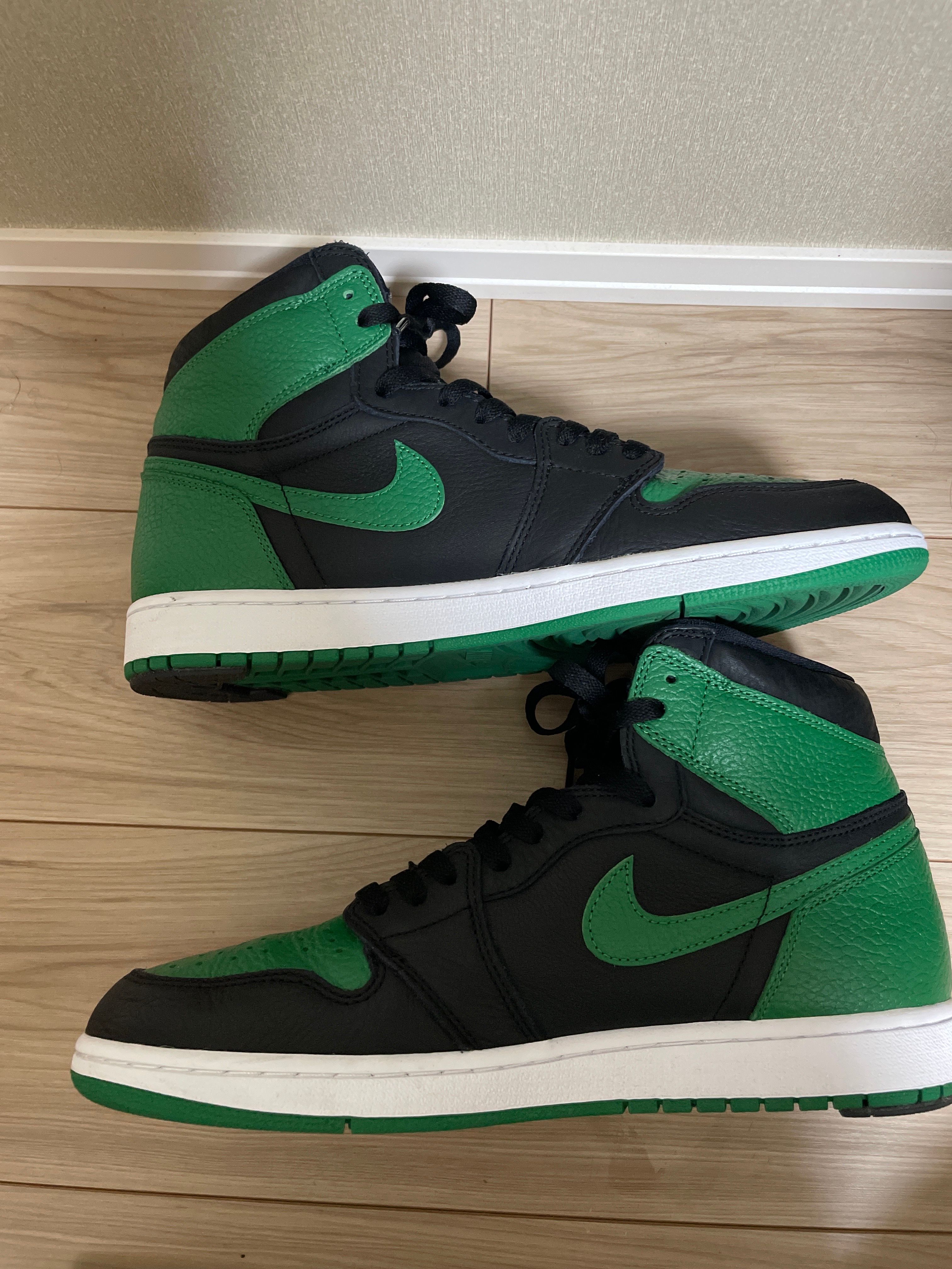 Nike Air Jordan 1 Retro High OG "Black/Pine Green" (2020)      