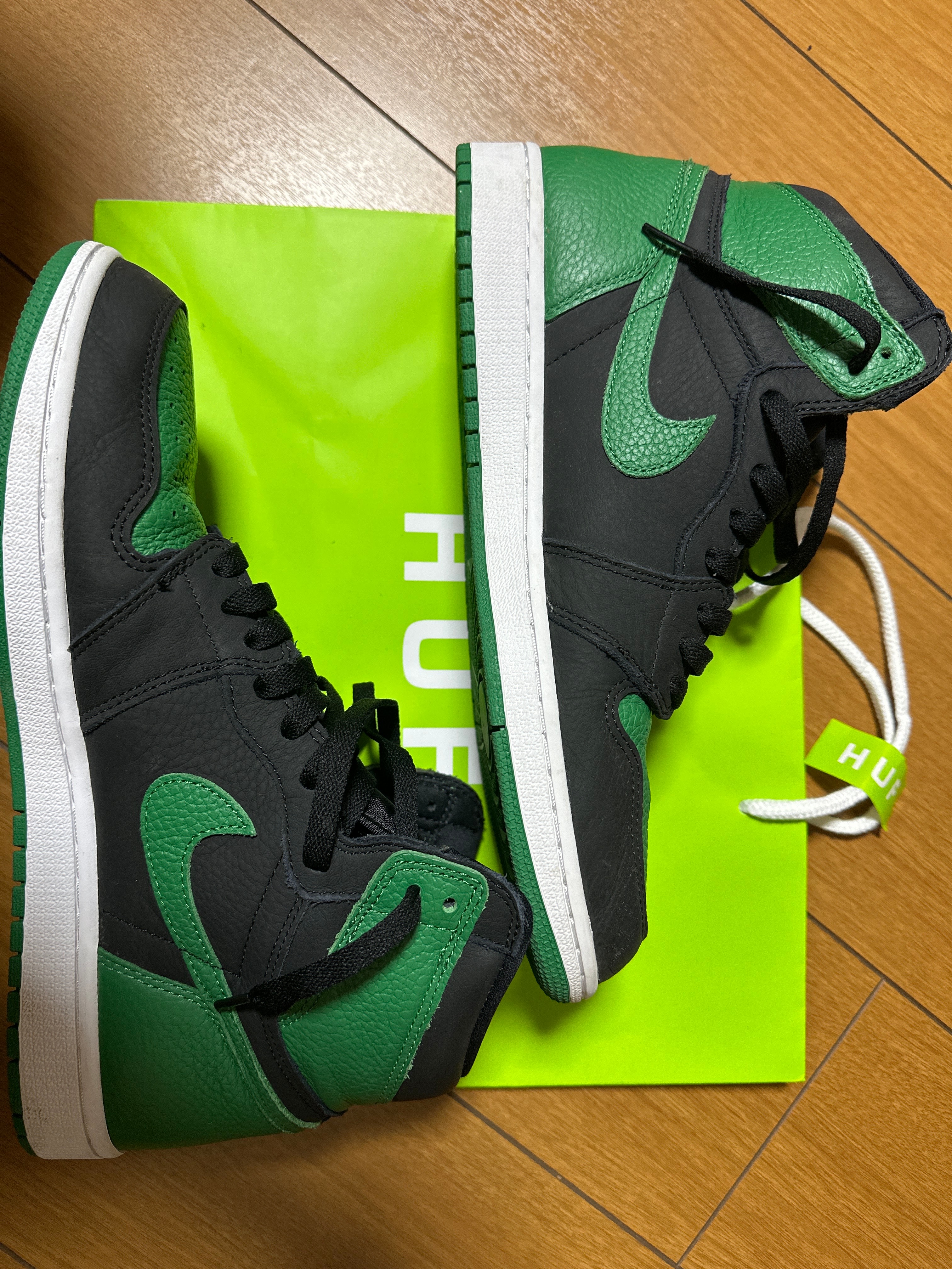 Nike Air Jordan 1 Retro High OG "Black/Pine Green" (2020)