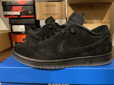 UNDEFEATED × Nike Dunk Low SP "5 ON IT"
