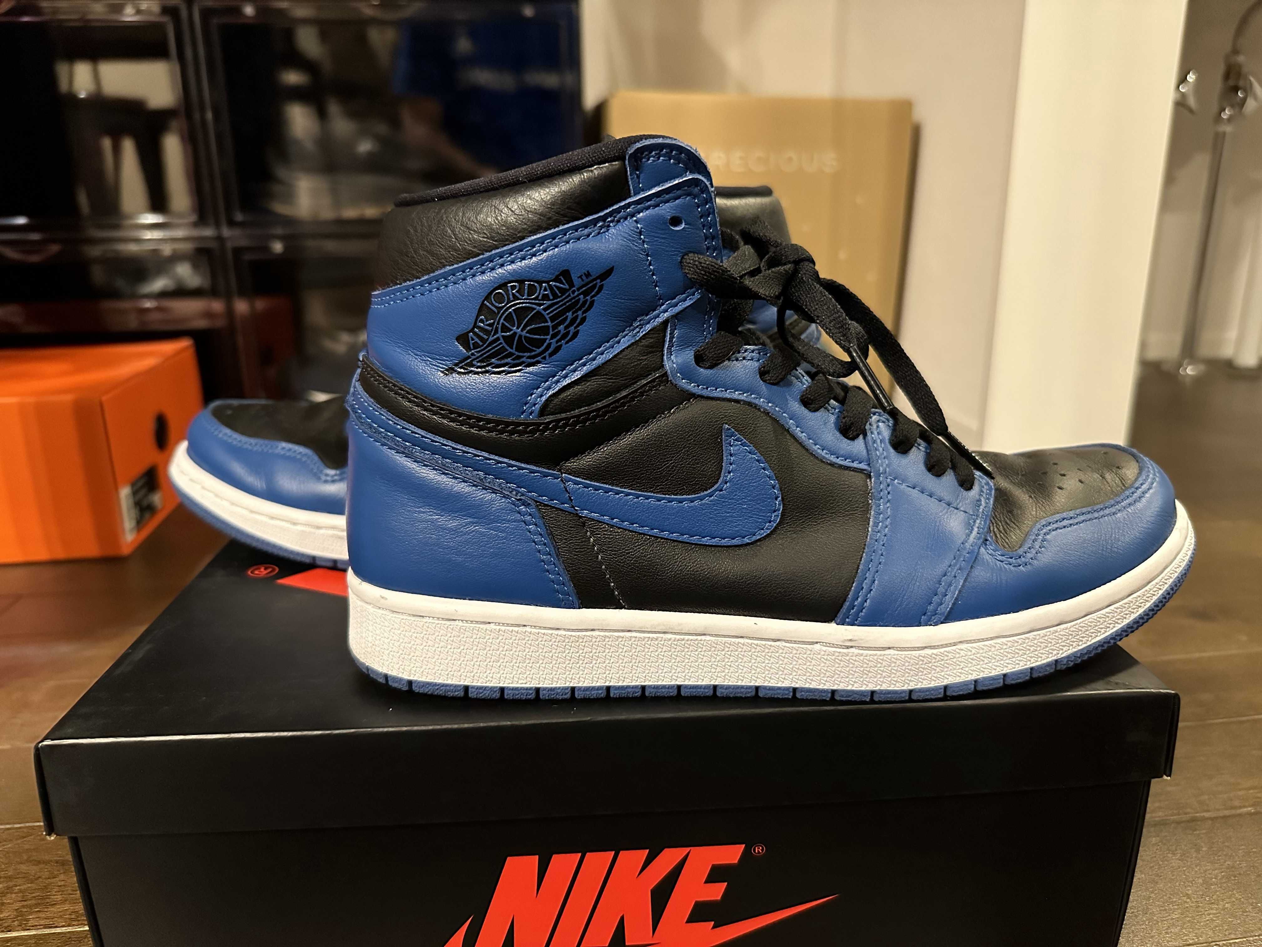 Nike Air Jordan 1 Retro High OG "Dark Marina Blue"