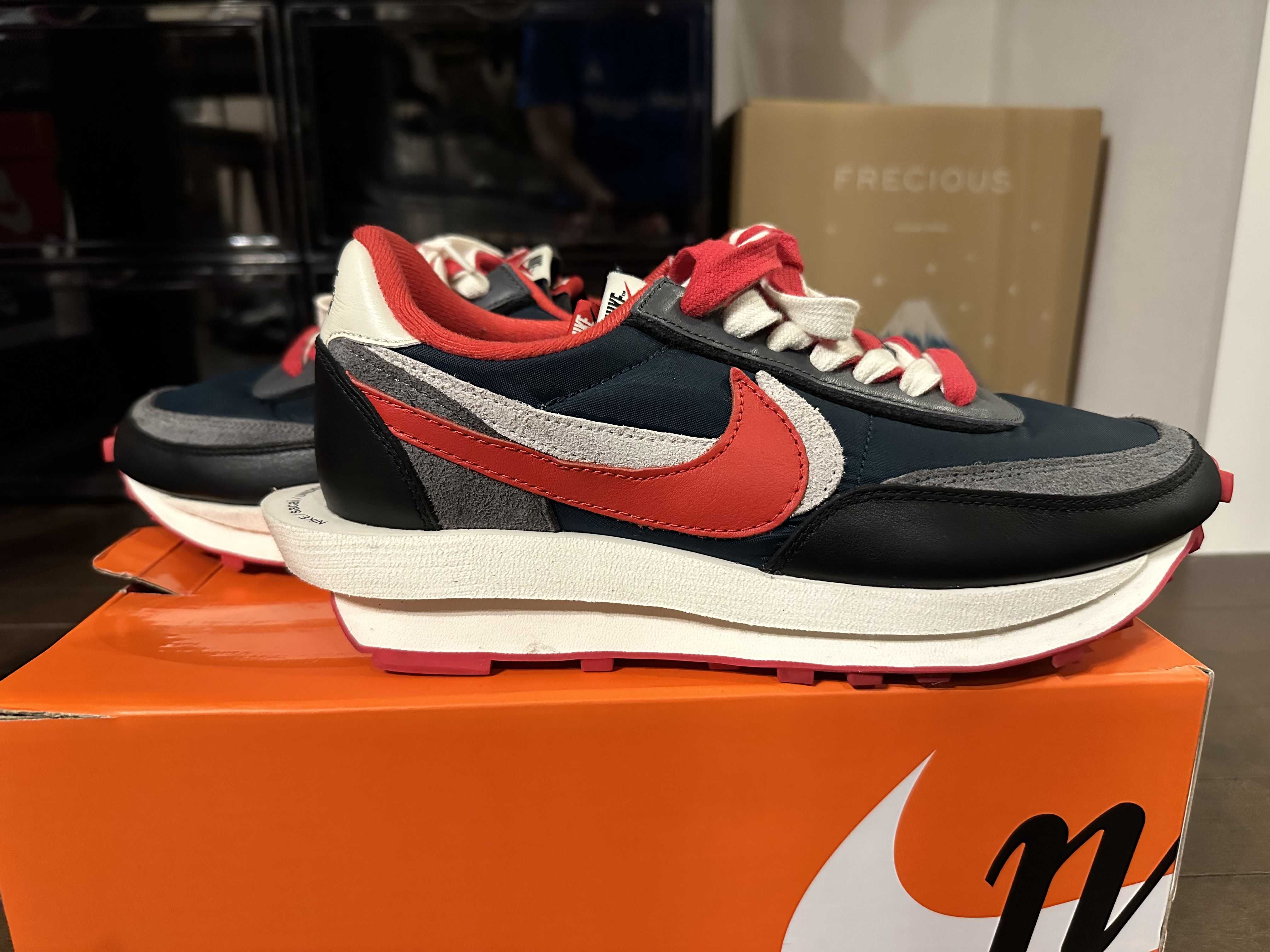 UNDERCOVER × sacai × Nike LD Waffle "Midnight Spruce/Pale Ivory-Dark Grey-University Red"