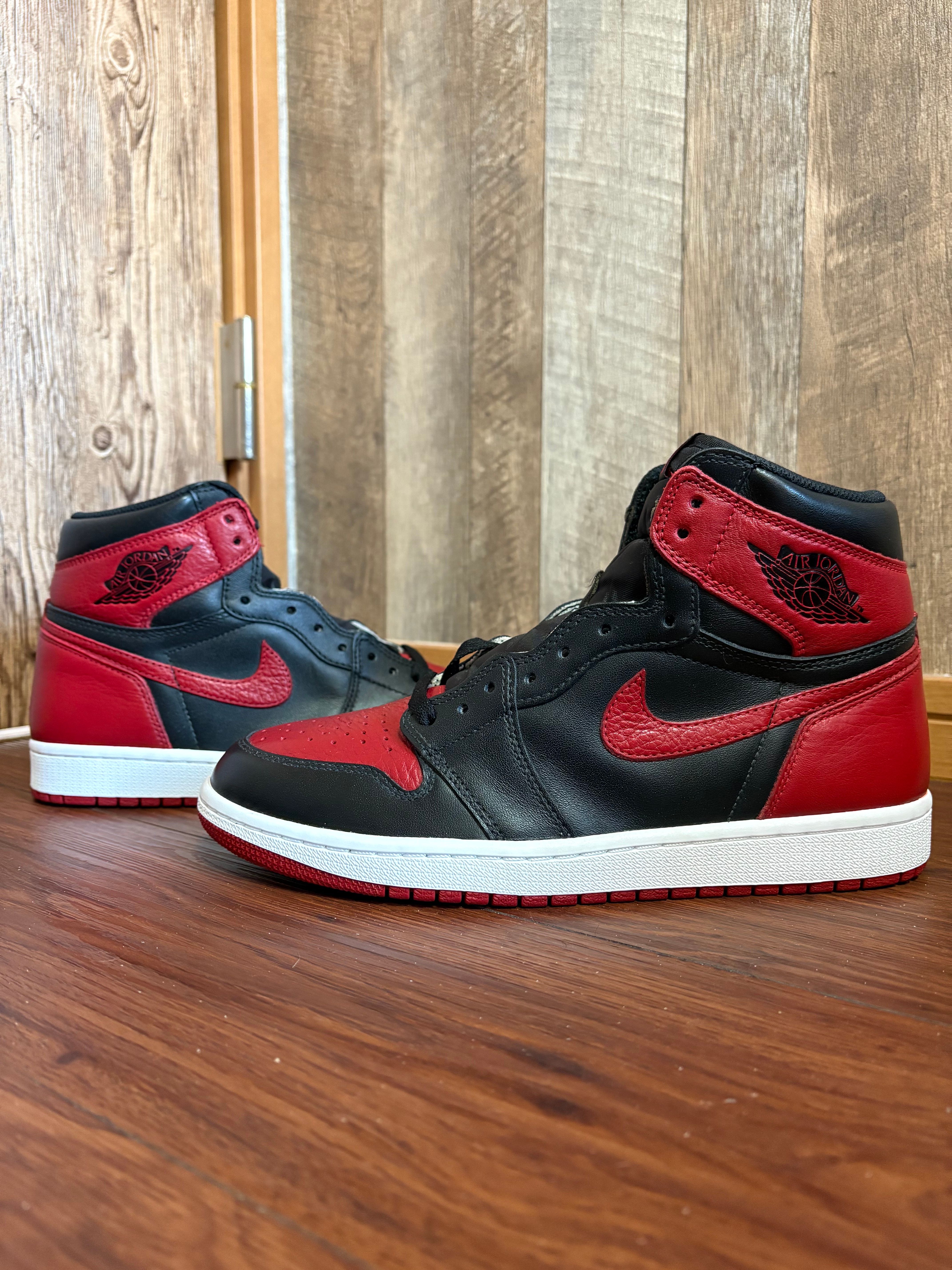 Nike Air Jordan 1 Retro High OG "Bred/Banned" (2016)