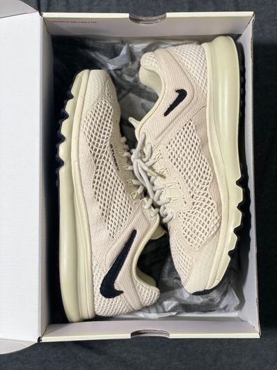 Stussy × Nike Air Max 2013 "Fossil"