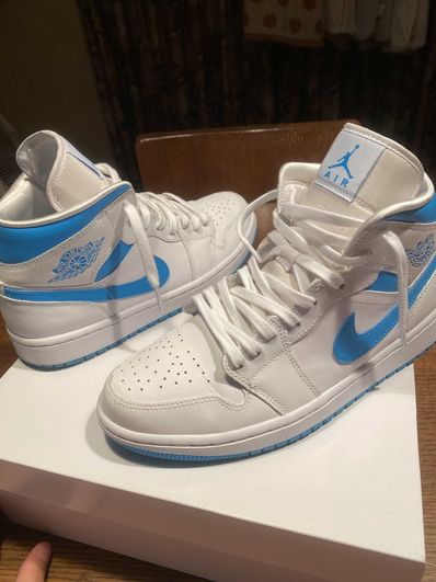Nike Women's Air Jordan 1 Mid "UNC"