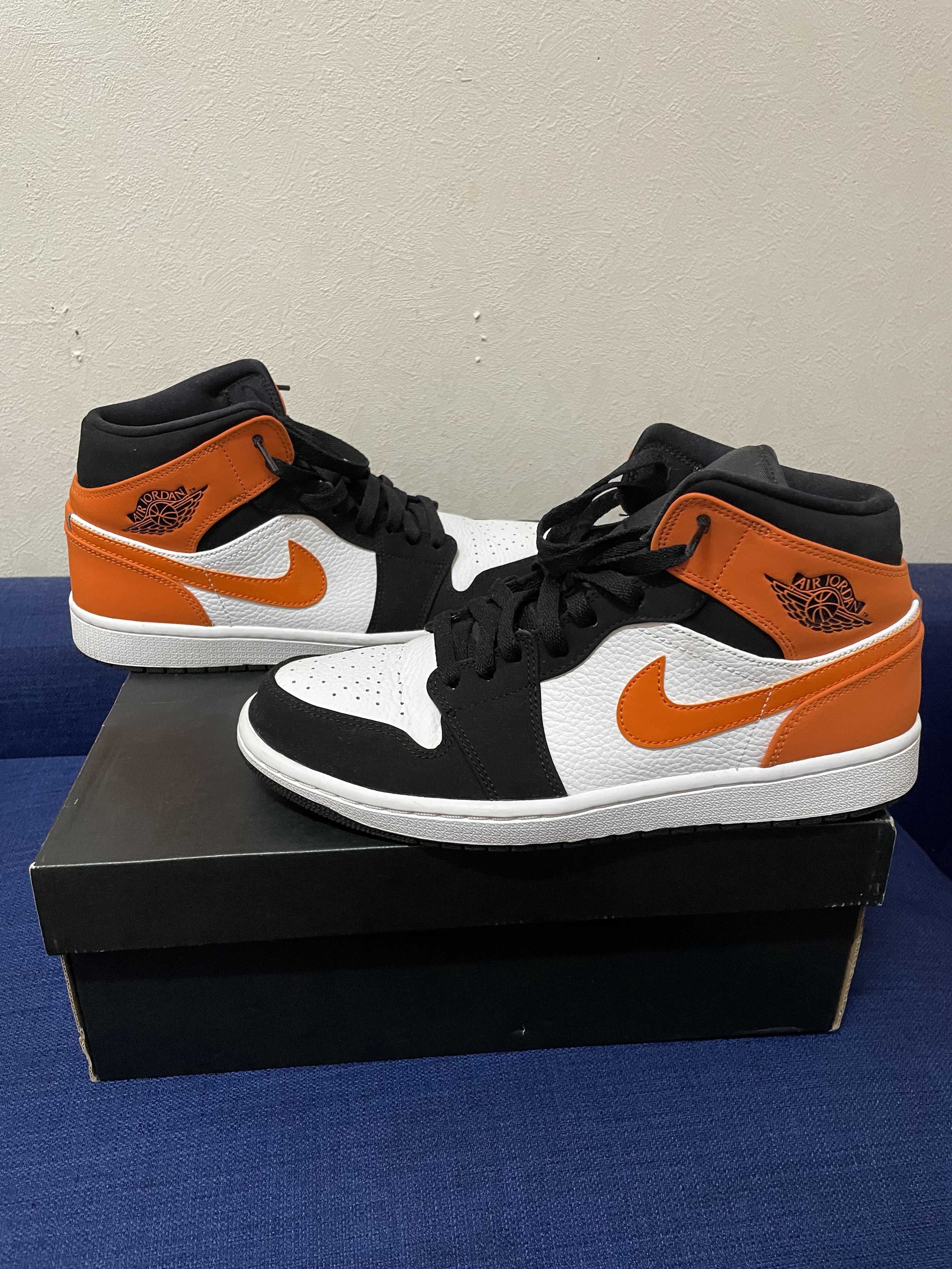 NIKE AIR JORDAN 1 MID "SHATTERED BACKBOARD"