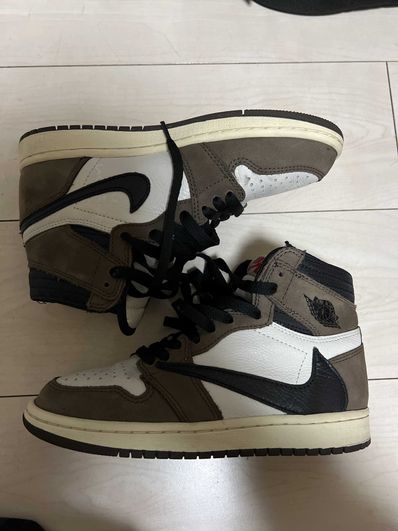 Travis Scott × Nike Air Jordan 1 Retro High OG TS SP "Sail/Dark Mocha"