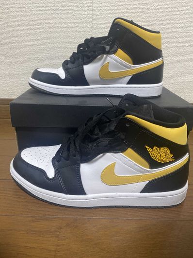 Nike Air Jordan 1 Mid "White/Pollen-Black"