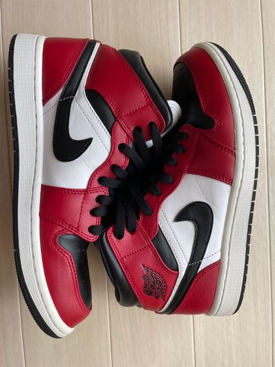 Nike Air Jordan 1 Mid "Chicago Black Toe"