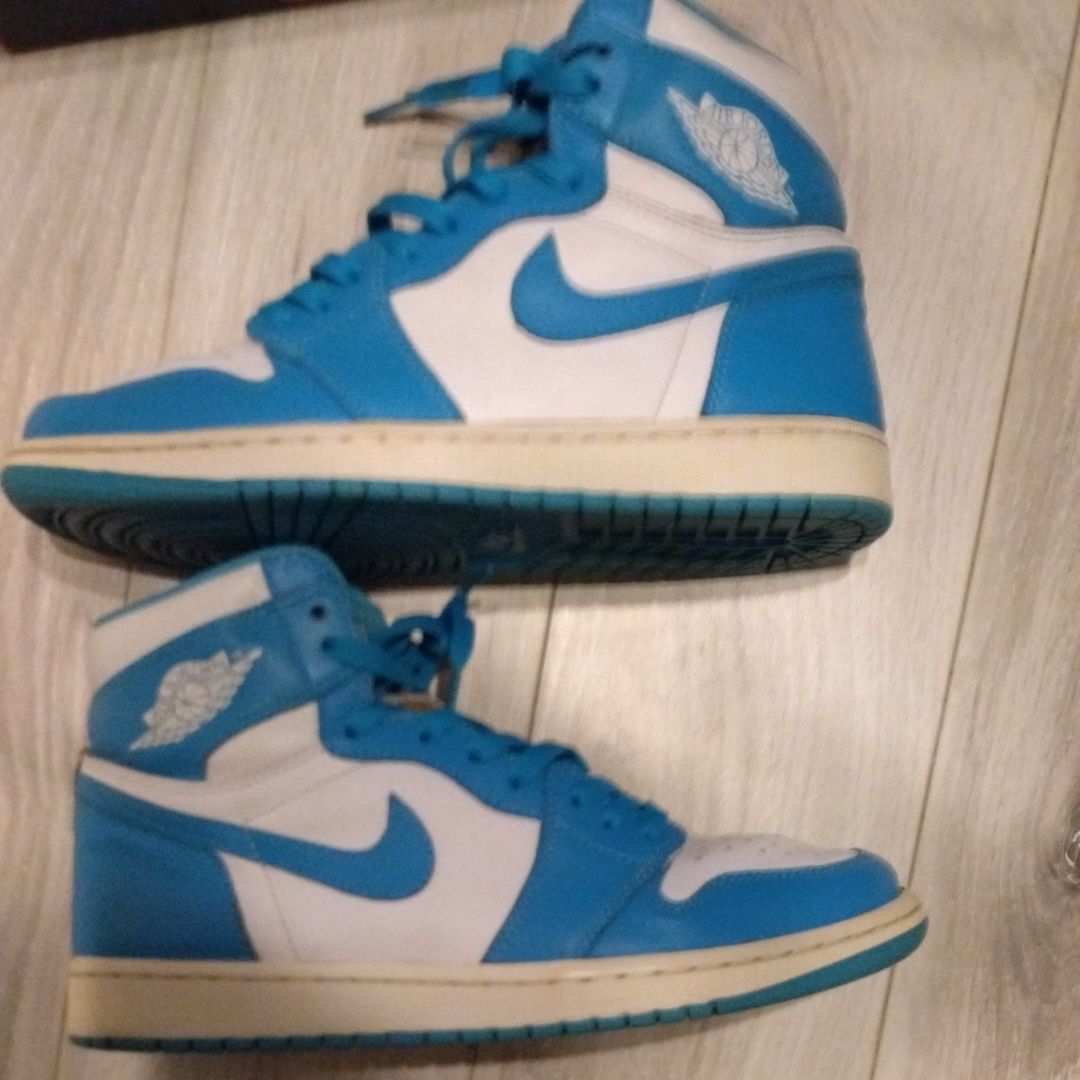 Nike Air Jordan 1 Retro High "UNC"