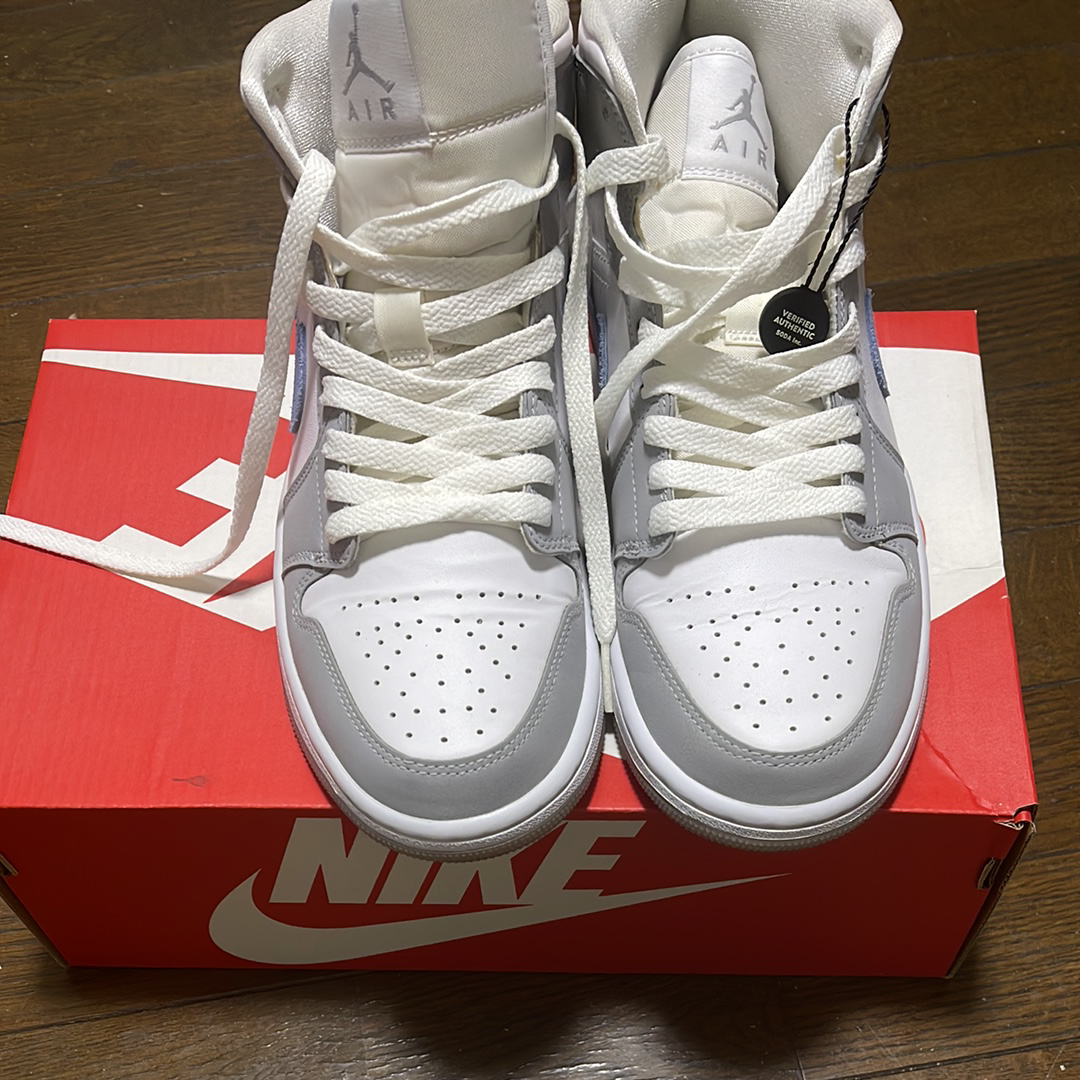 NIKE　エアジョーダン1ハイ　マッシュルーム　ウィメンズ27.5センチ　美中古 ナイキ ウィメンズ エアジョーダン1 ミッド 