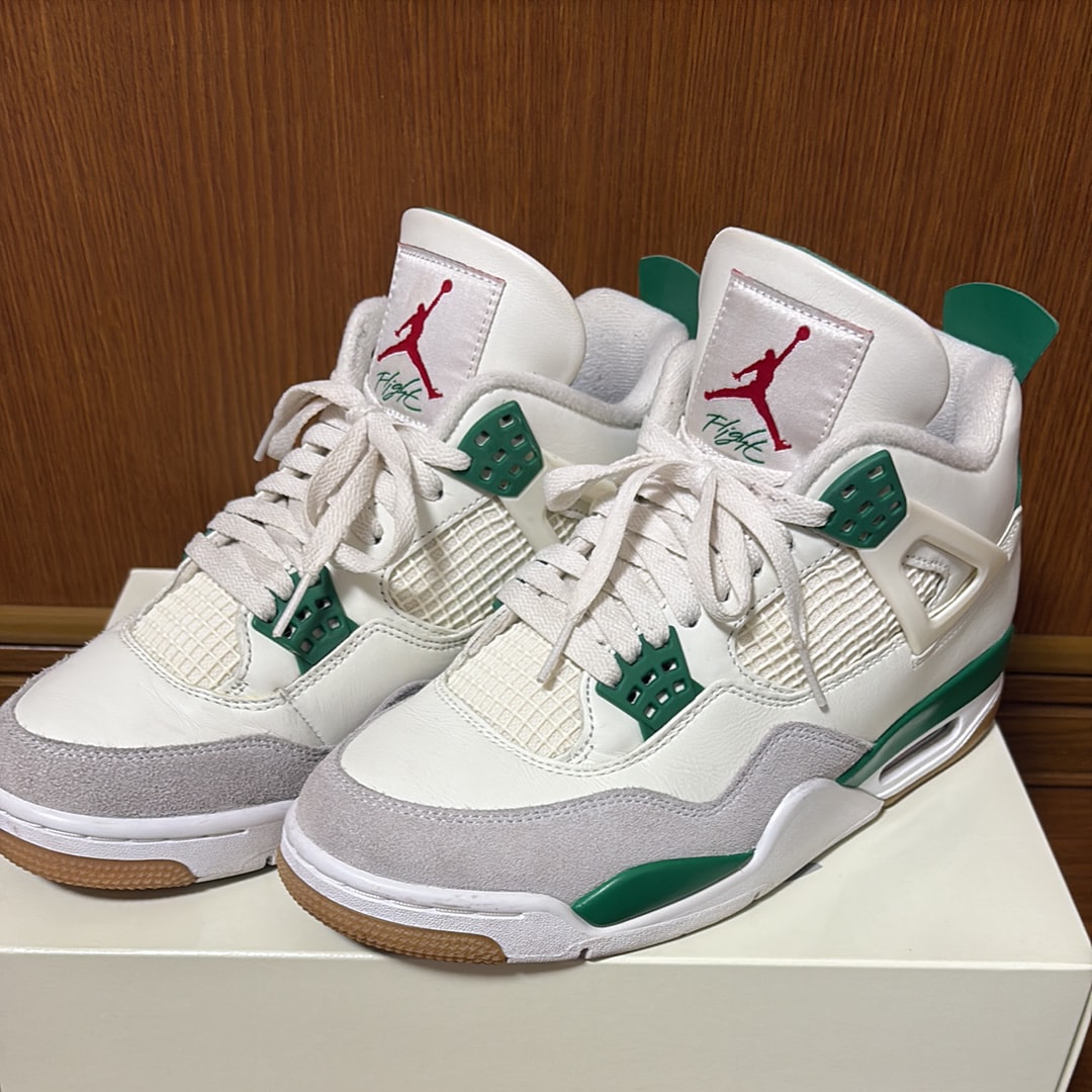 Nike SB × Air Jordan 4 Retro SP "Pine Green"