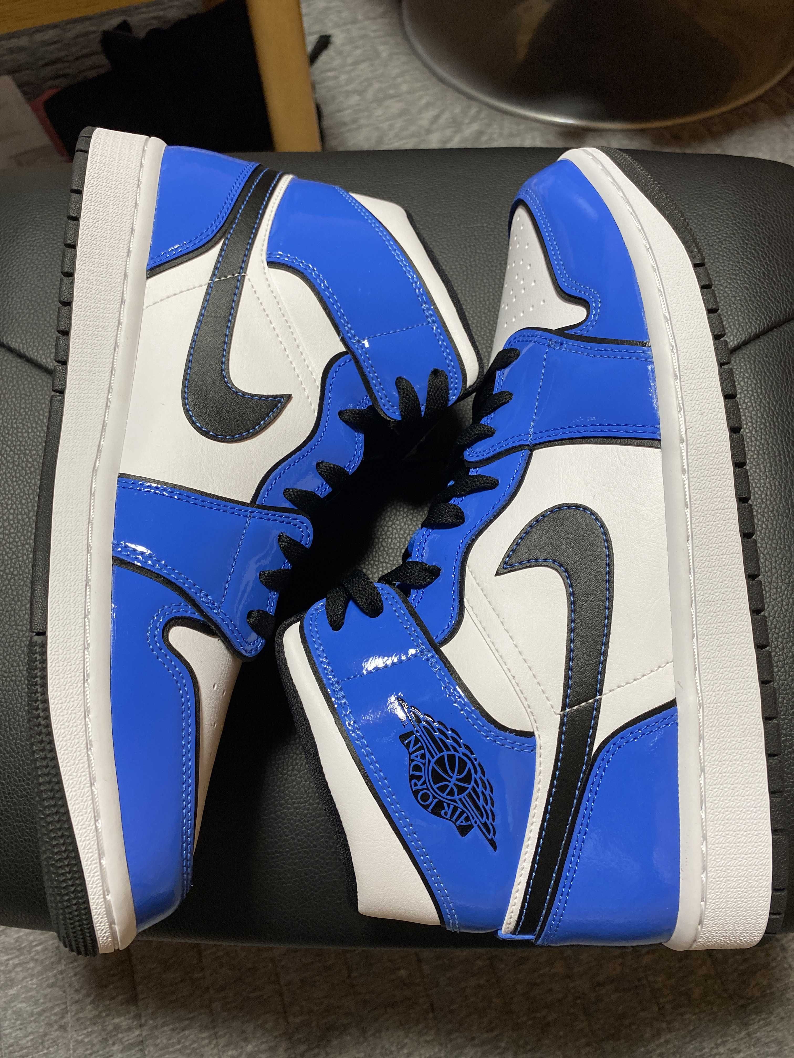 Nike Air Jordan 1 Mid SE "Signal Blue"