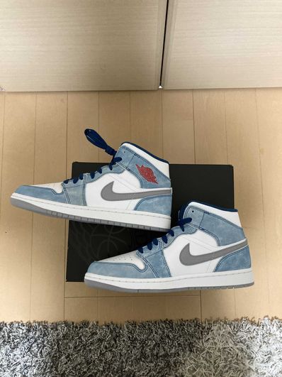 Nike Air Jordan 1 Mid SE "White/Hyper Royal/Red"
